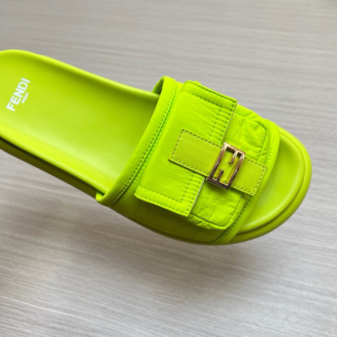 54F125ZDE Stylish slippers