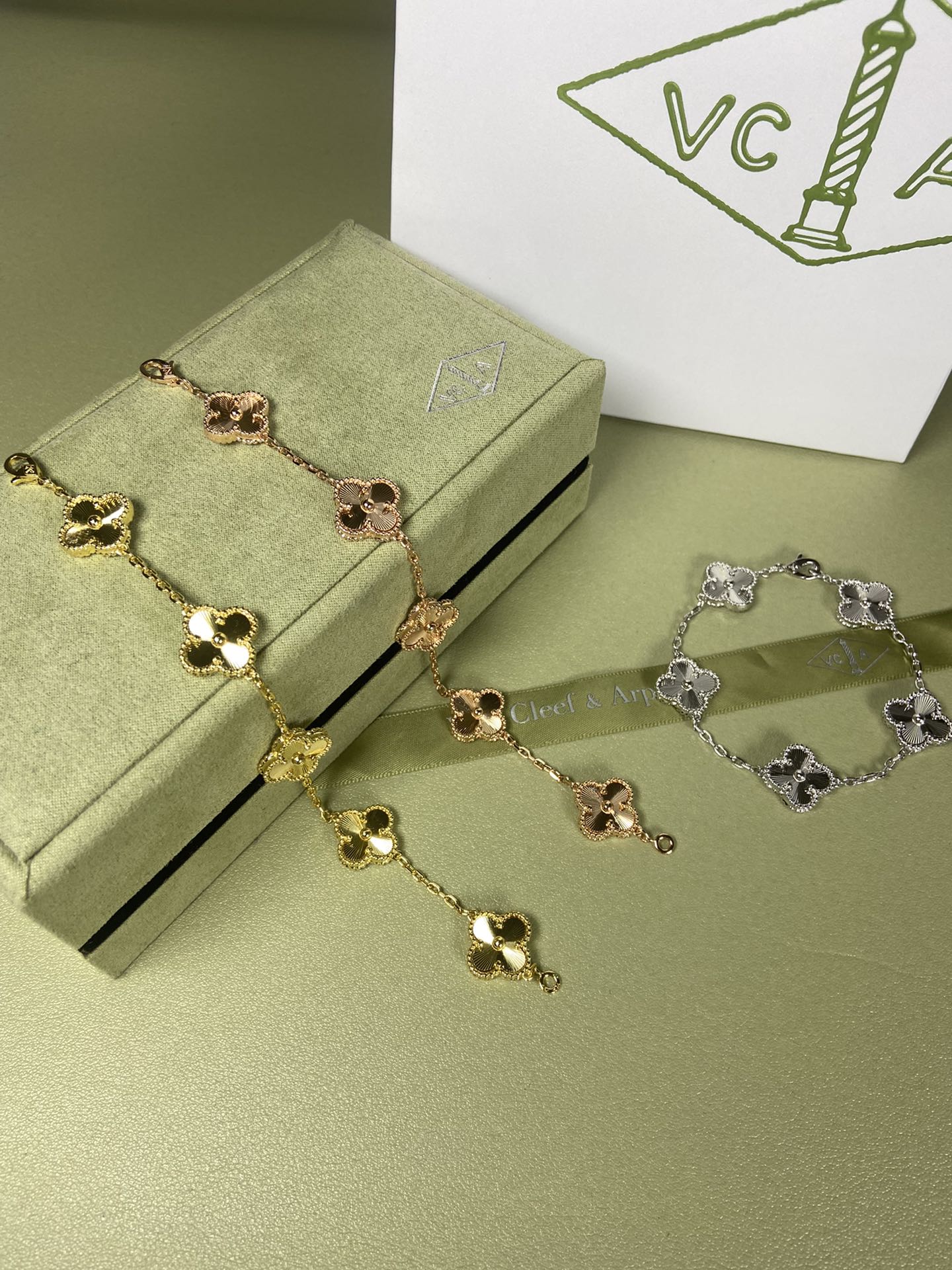 5XVA181KDE Stylish bracelets  5 flowers normal size1.5cm flower