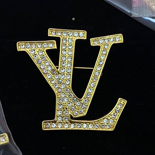 1XE607XDE Stylish Brooch
