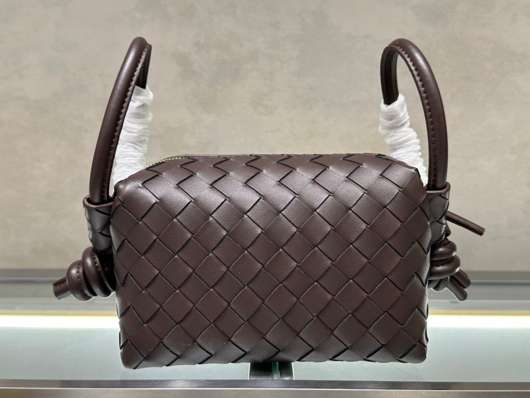 1XA84BDE Stylish leather bag