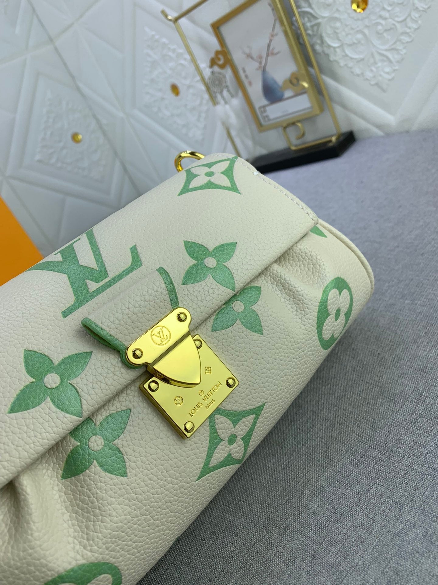 2XR363BDE Stylish leather bag 