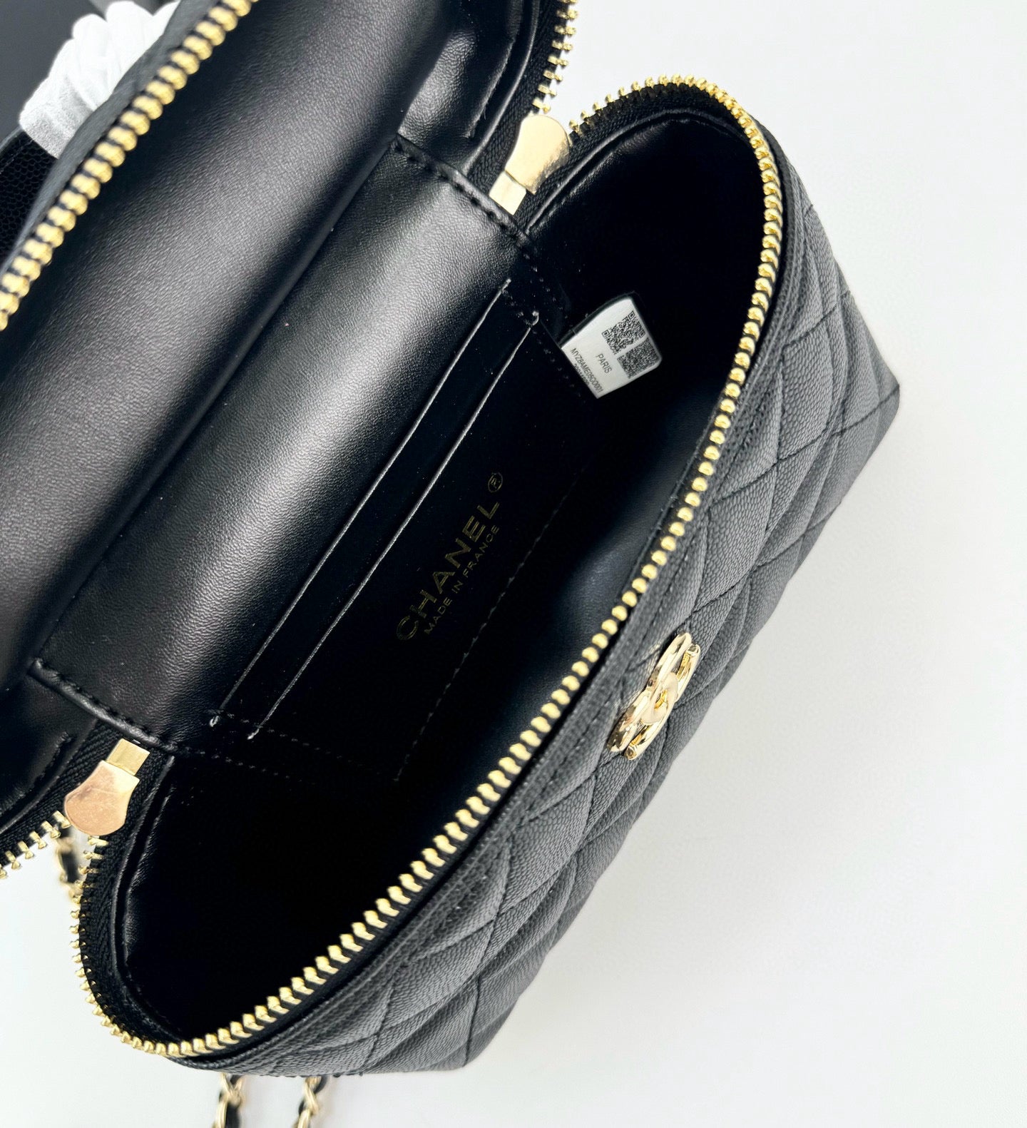 155QC3BDE Stylish leather caviar bag