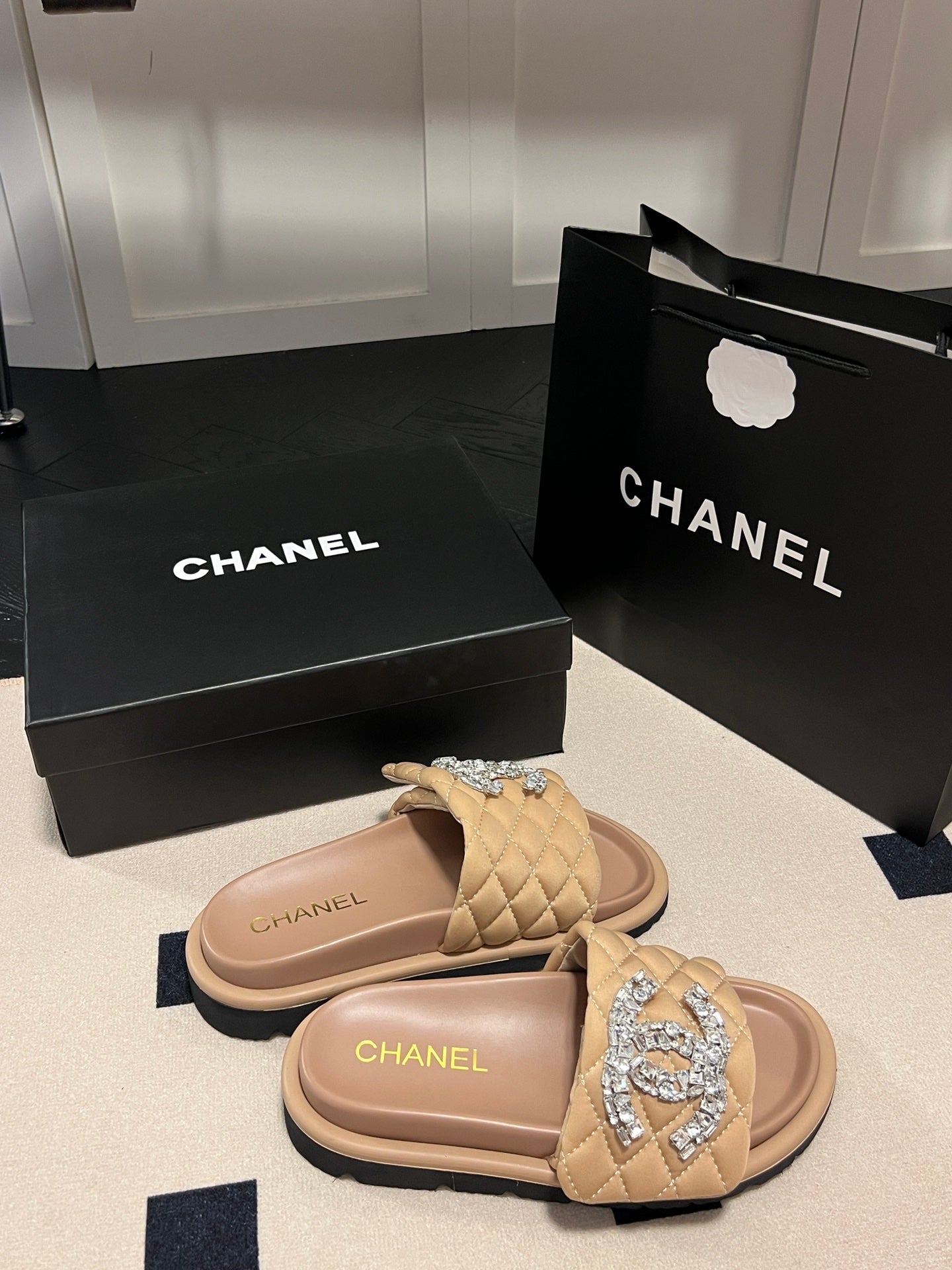 14C93ZDE Stylish Slippers