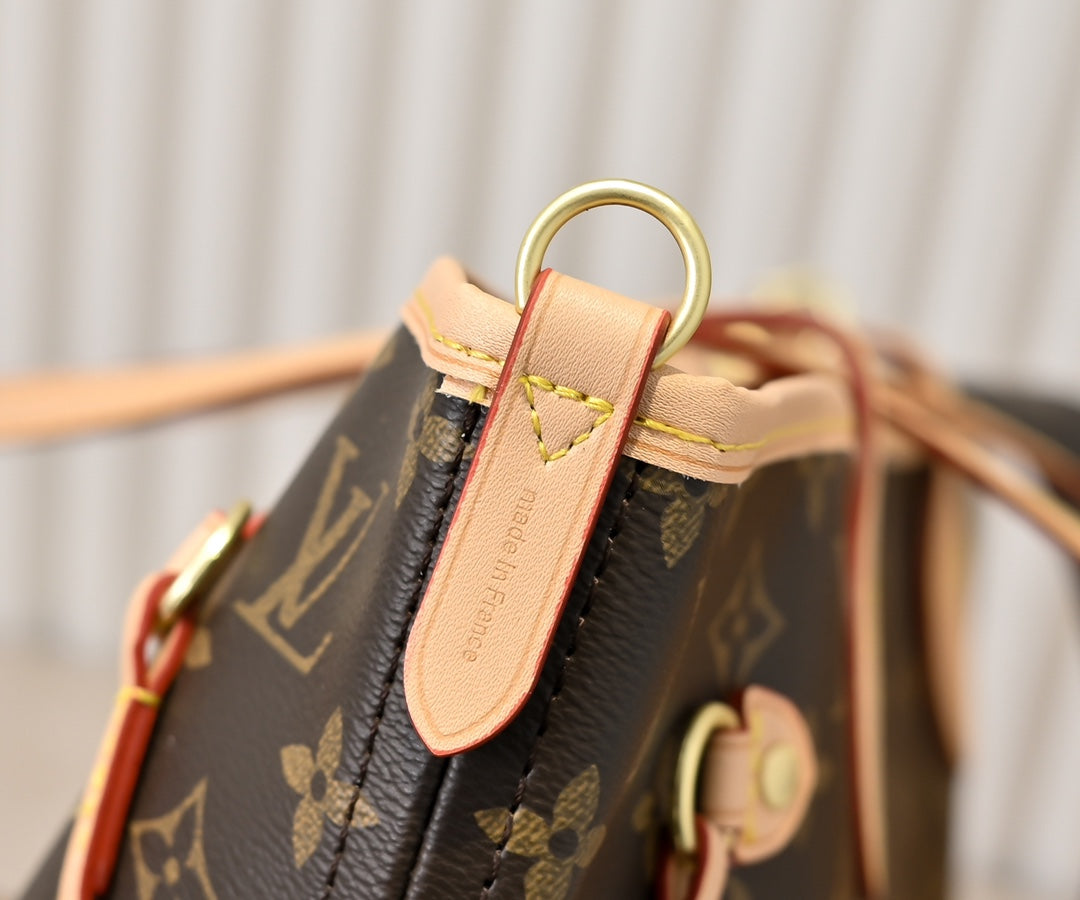 1WE77BDE Stylish leather bag