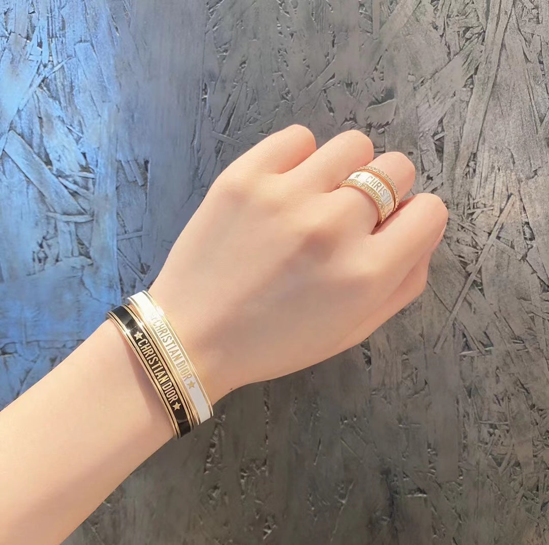 1D240KDE Stylish Bracelets