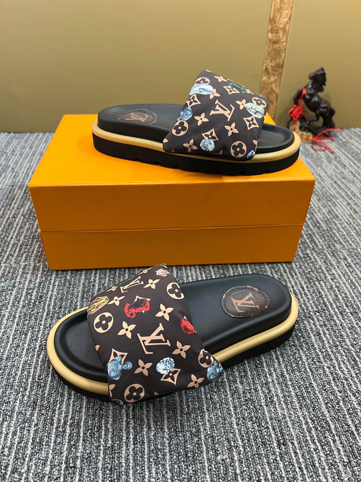 5XF120ZDE Stylish leather quality Slippers