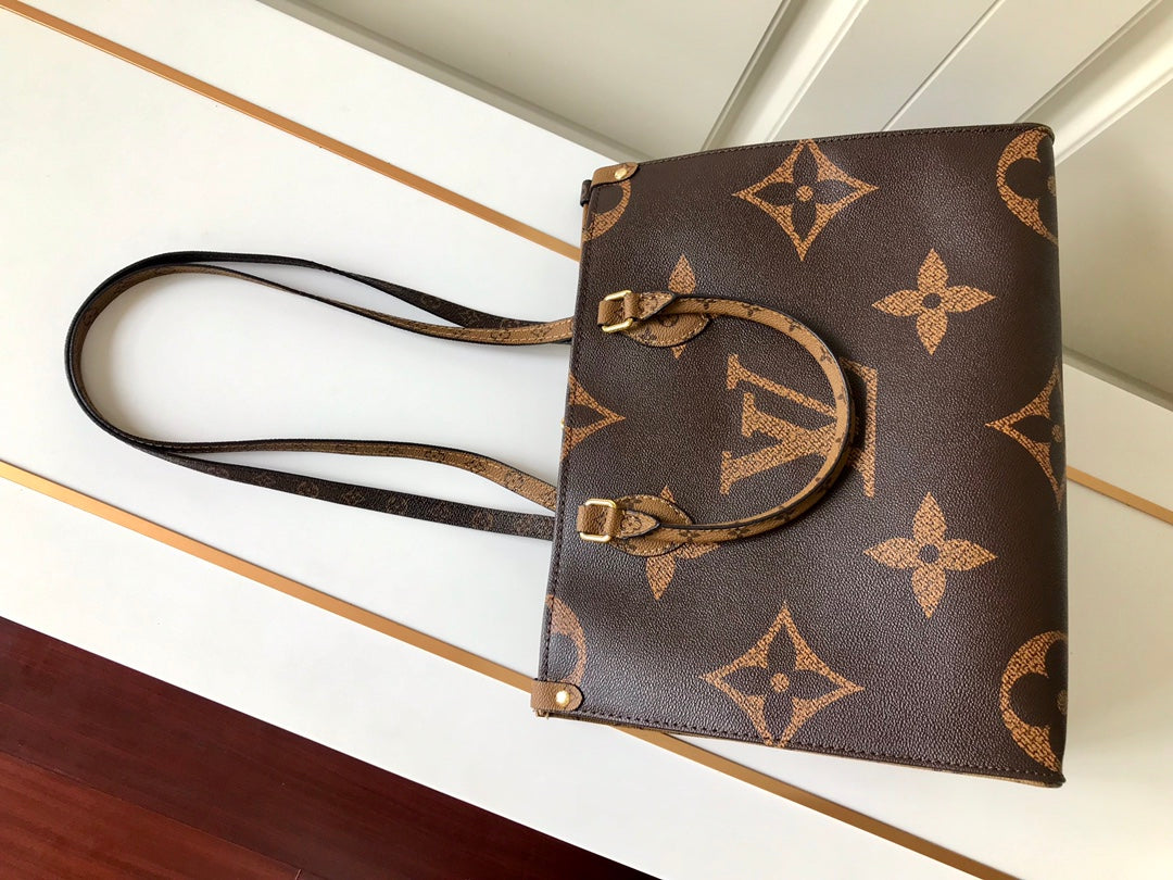 1XE65BDE Stylish leather bag 