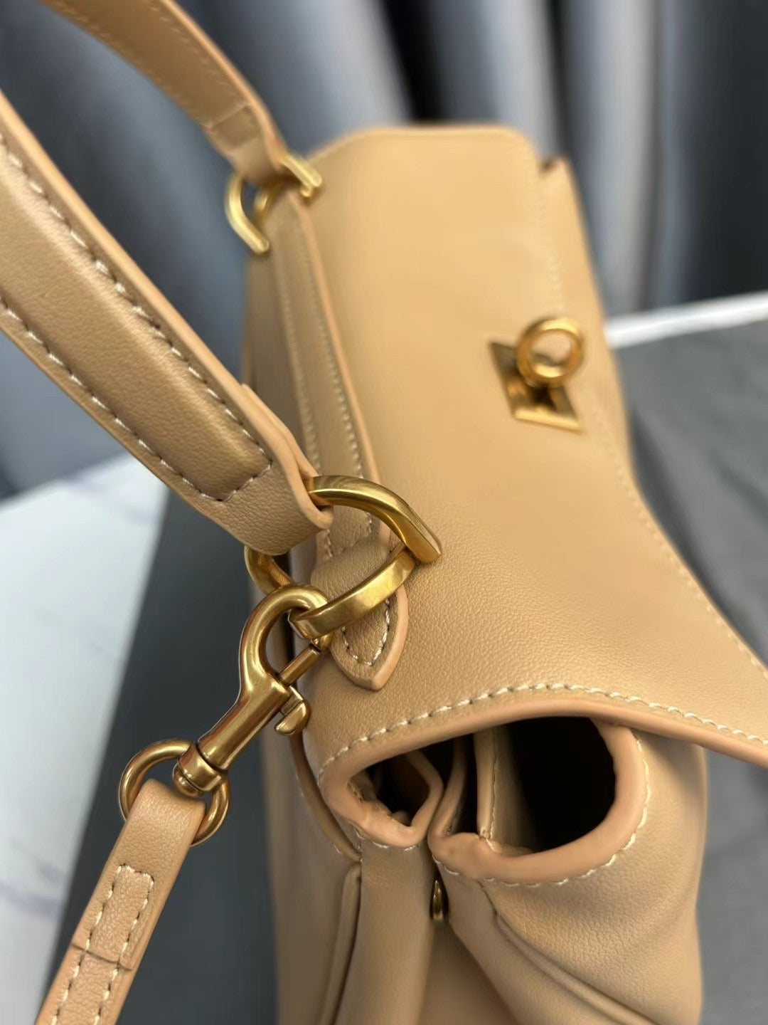 15XJ3BDE Stylish leather bag