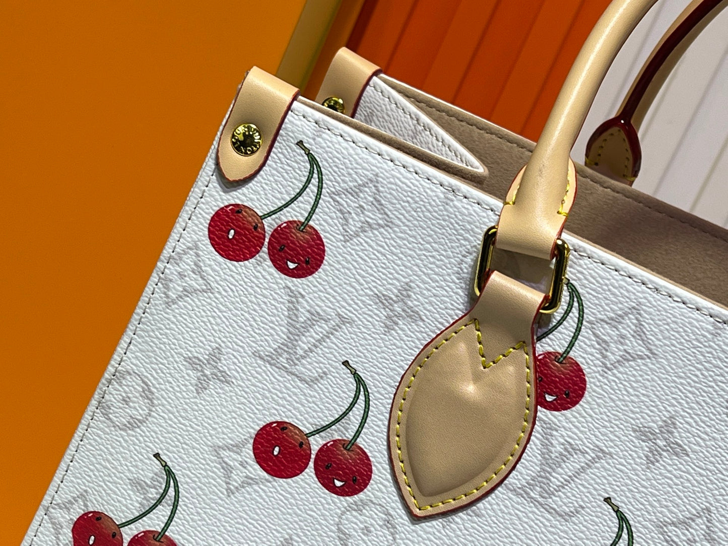 155NE14BDE Stylish leather bag