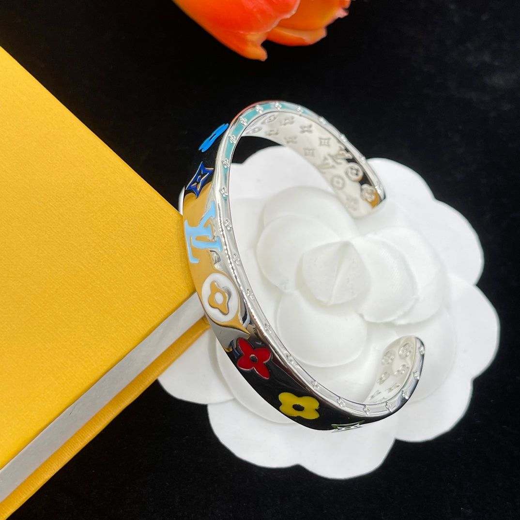 14E1054KDE Stylish Bracelets