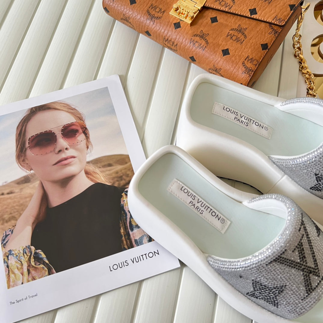 14E90ZDE Stylish Slippers