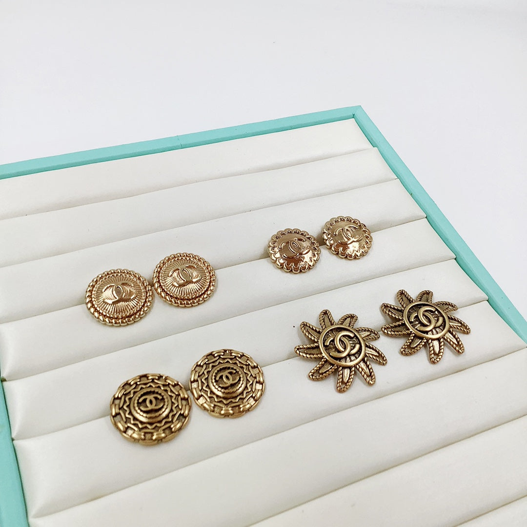 14C281EDE Stylish Earrings