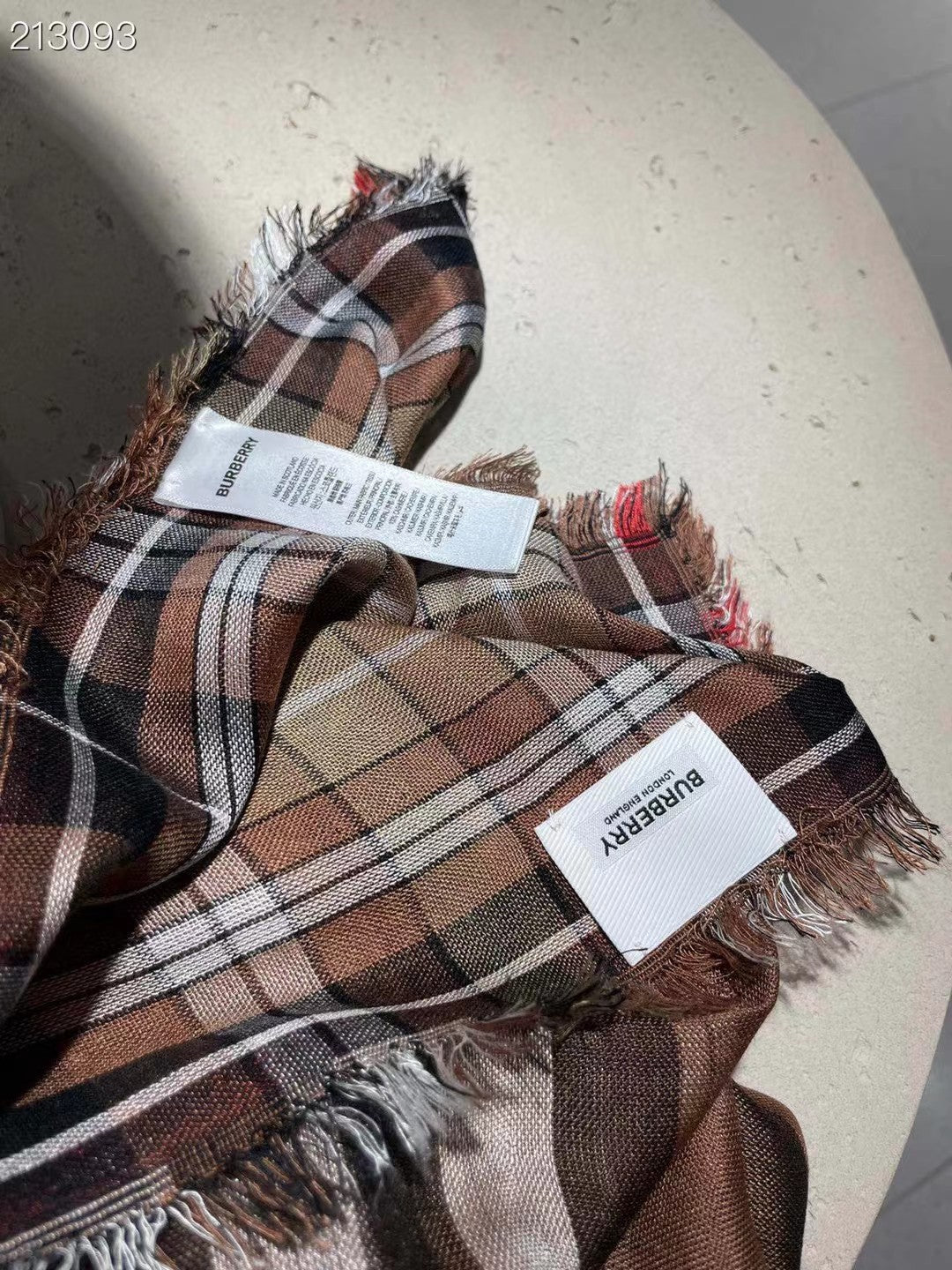 175RR9WDE Stylish Winter Scarves