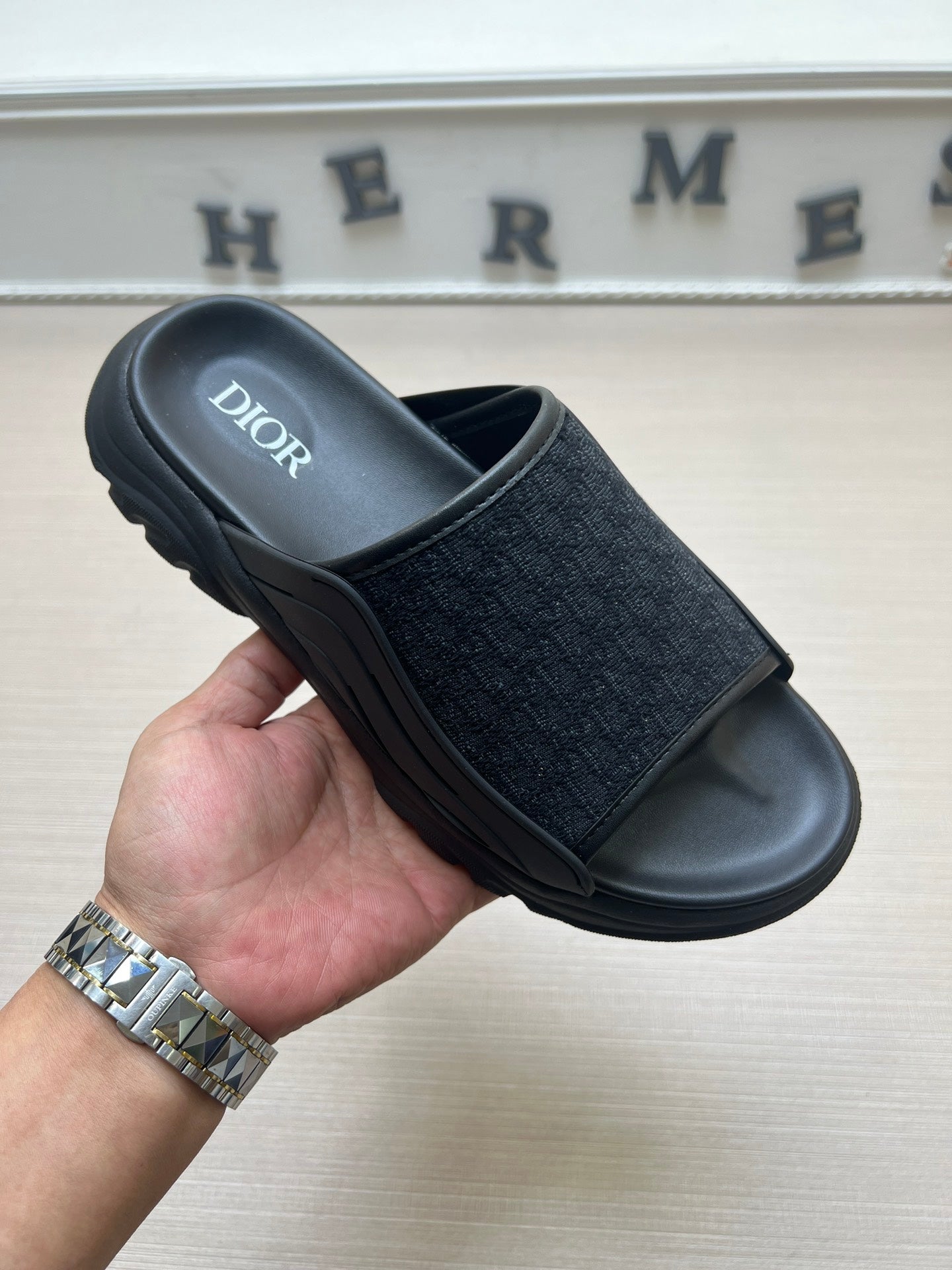 54D8ZDE Stylish slippers