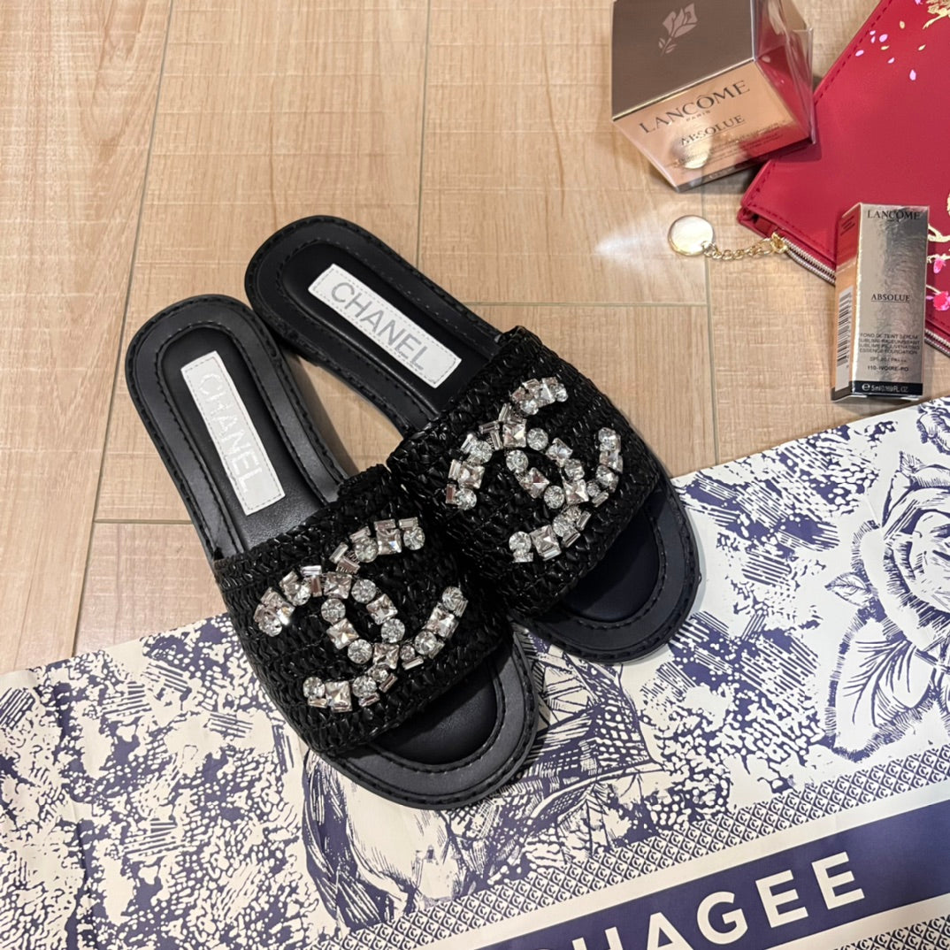 14C68ZDE Stylish slippers