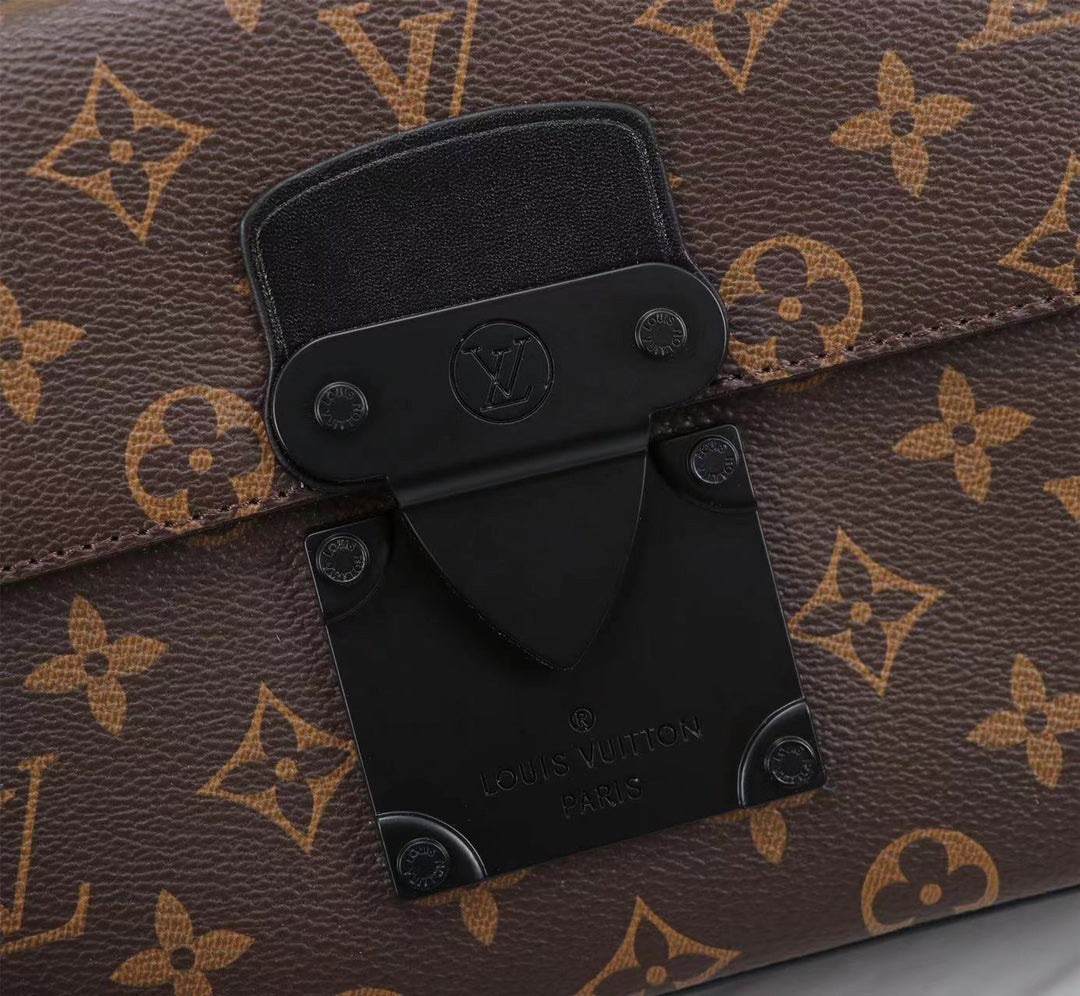 2XE137BDE Stylish leather bag 
