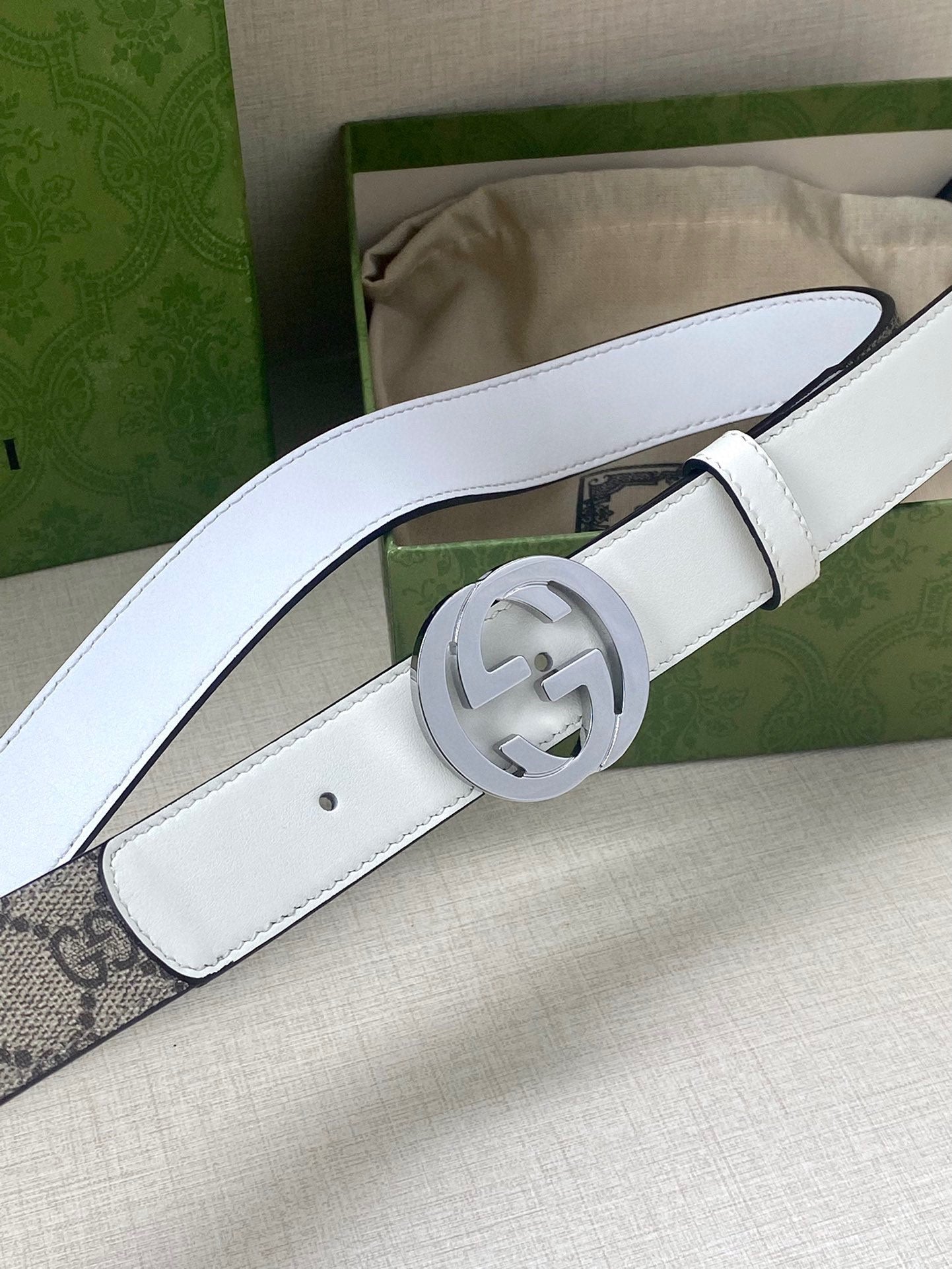 1WB152PDE Stylish  High quality belt With full package