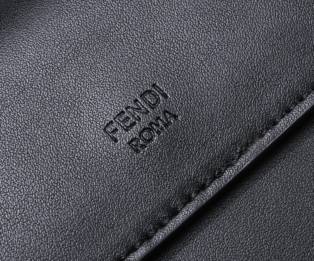 1XF90BDE Stylish leather bag 