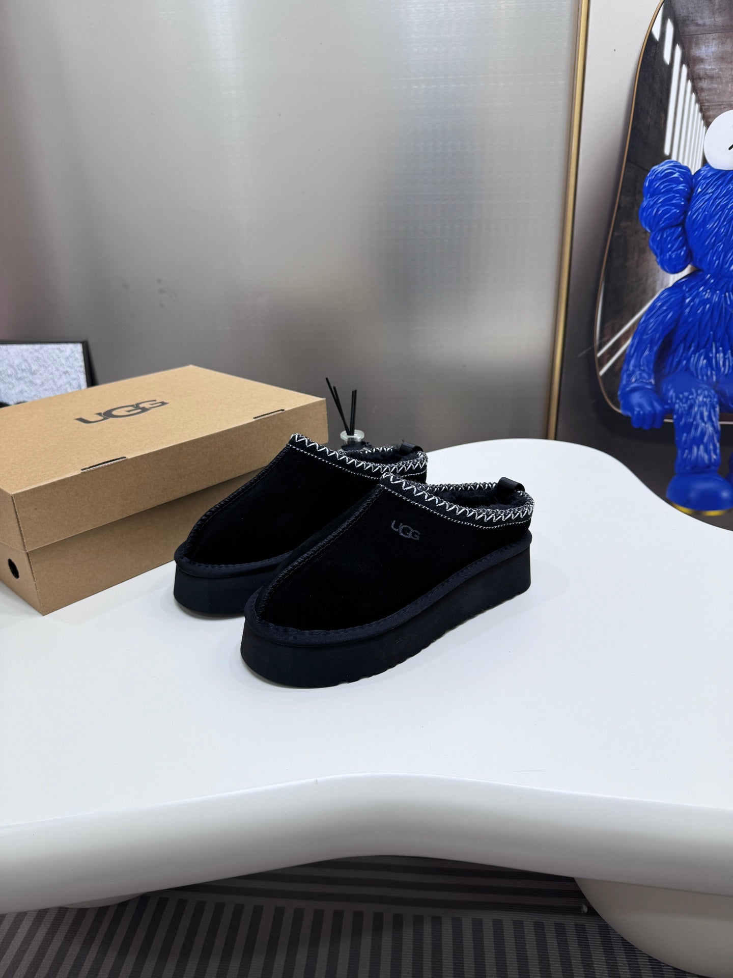 1LU13ZDE Stylish snow boots
