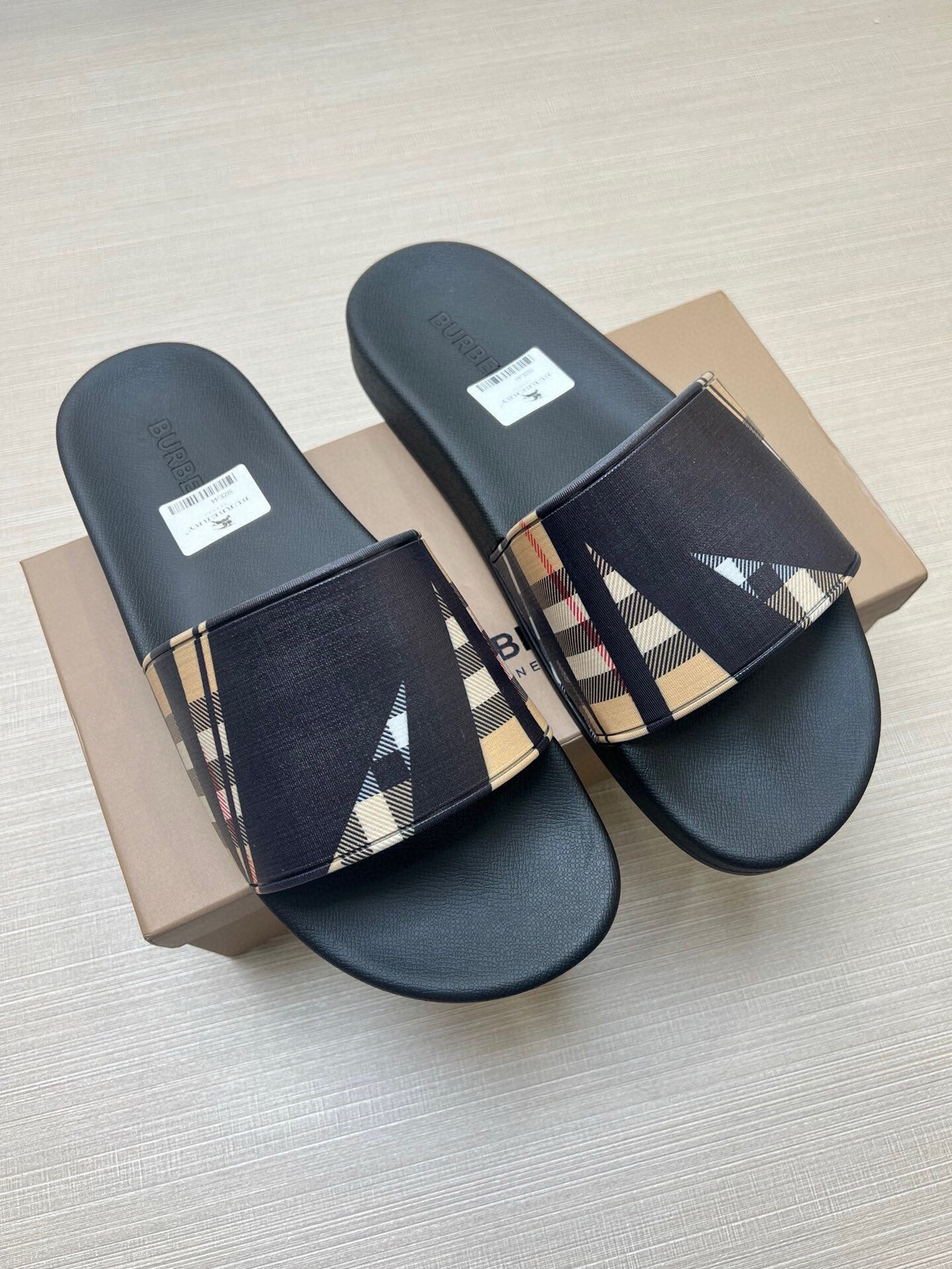 535ZR251ZDE Stylish Slippers