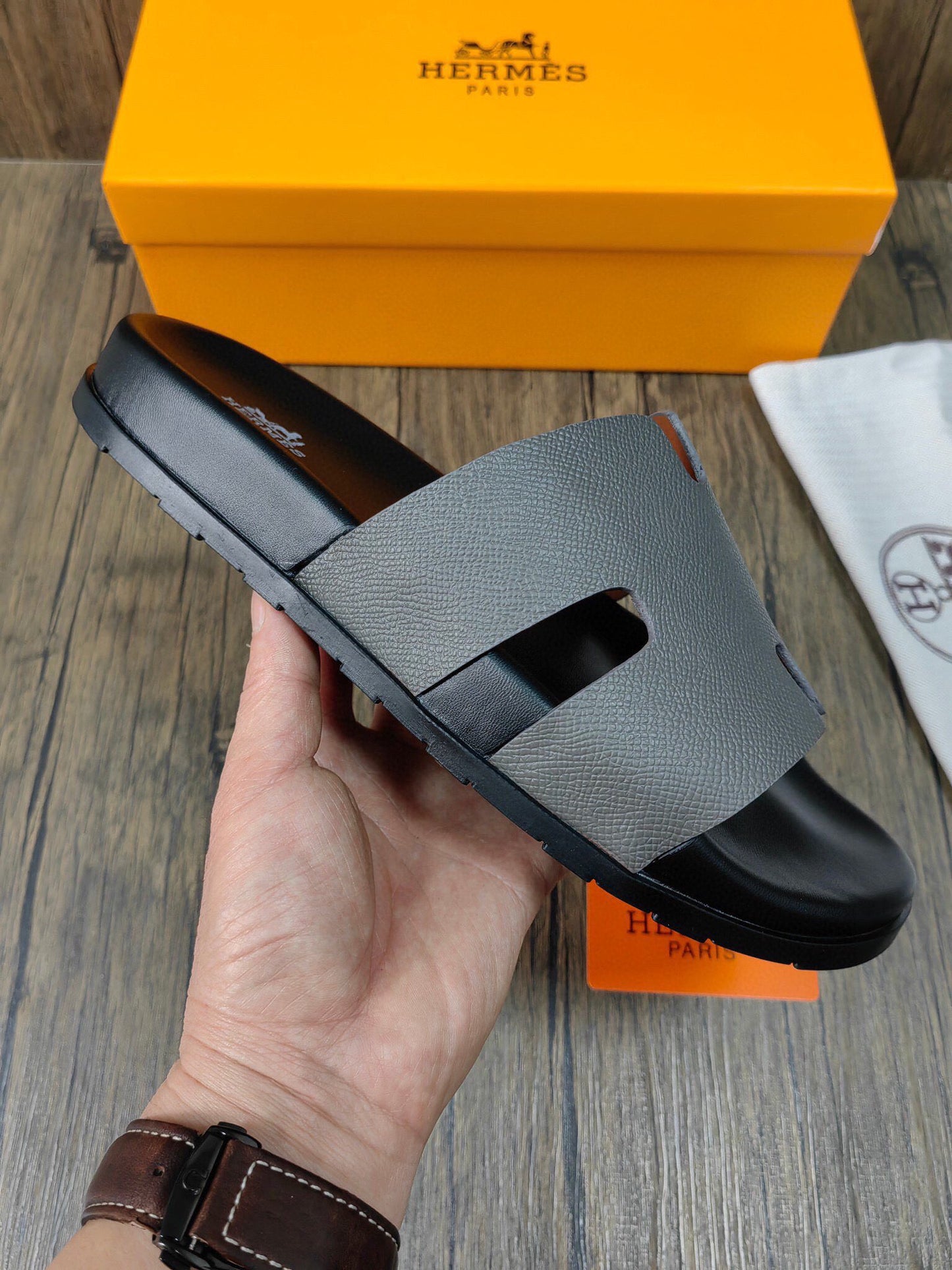 5YH60ZDE Stylish Slippers