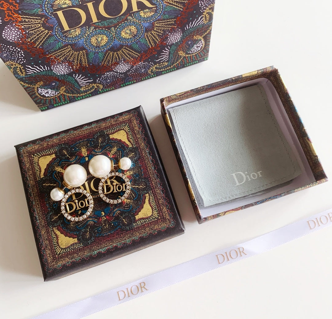 1YD419EDE Stylish Earrings