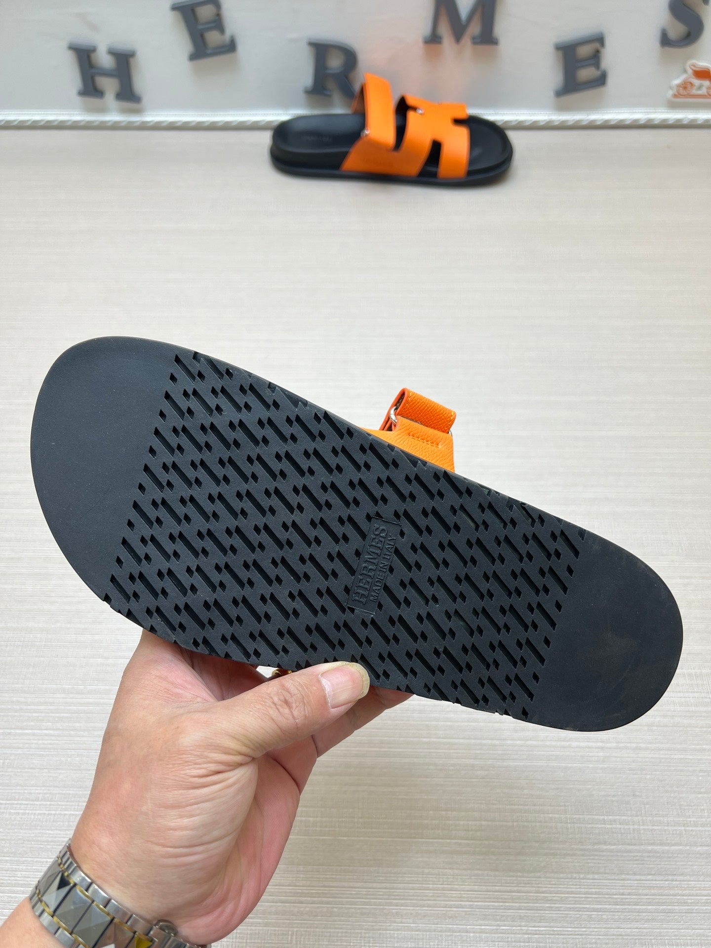 54H1ZDE Stylish slippers