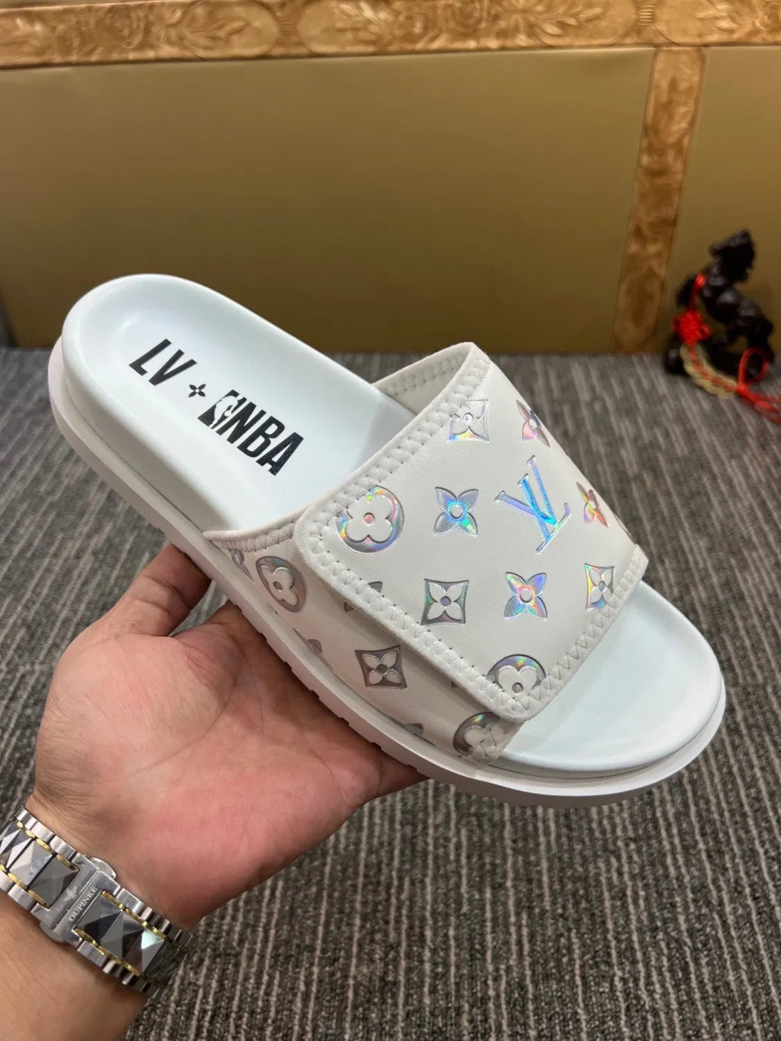 5YE47ZDE Stylish Slippers