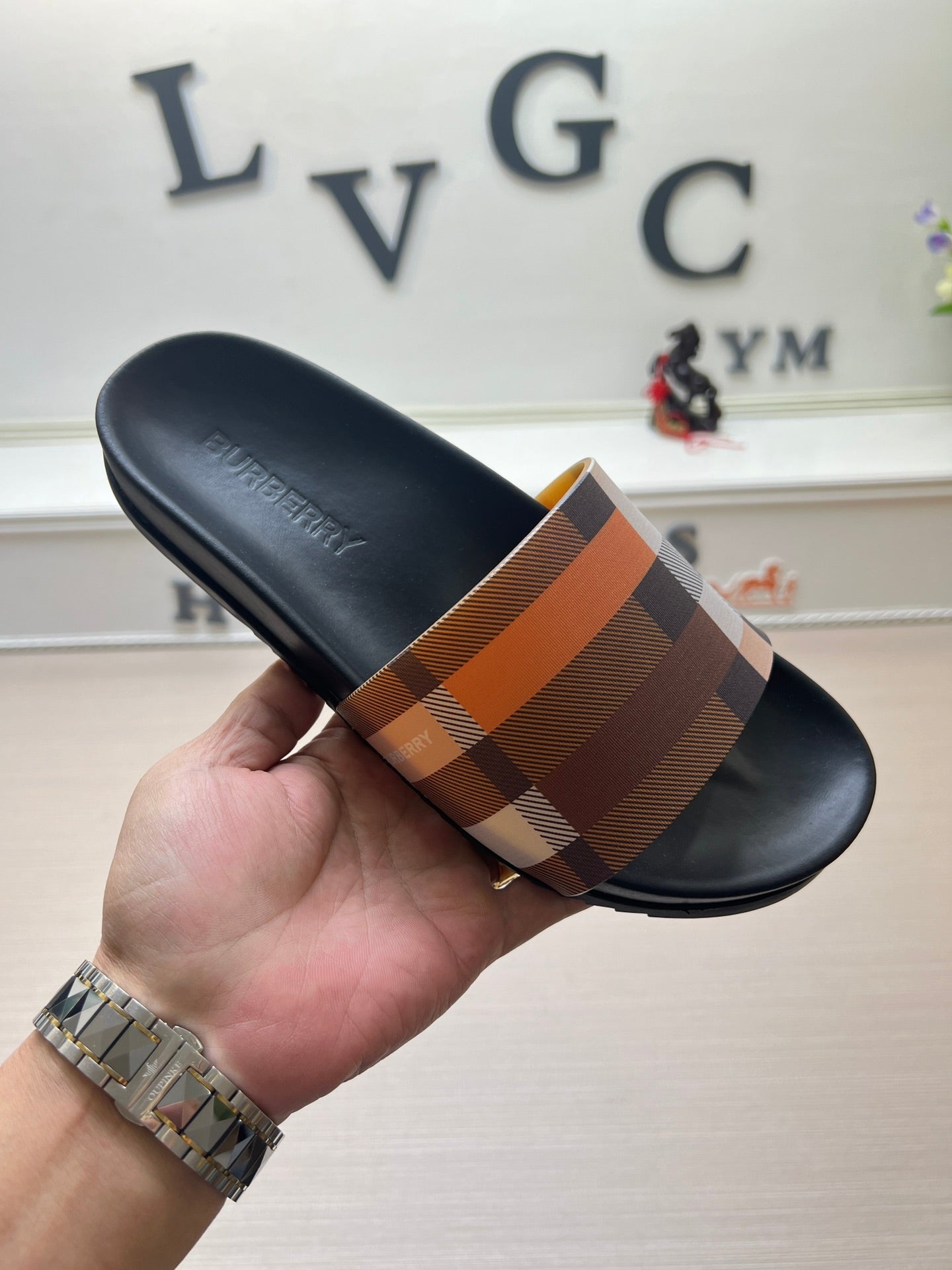 54R119ZDE Stylish slippers