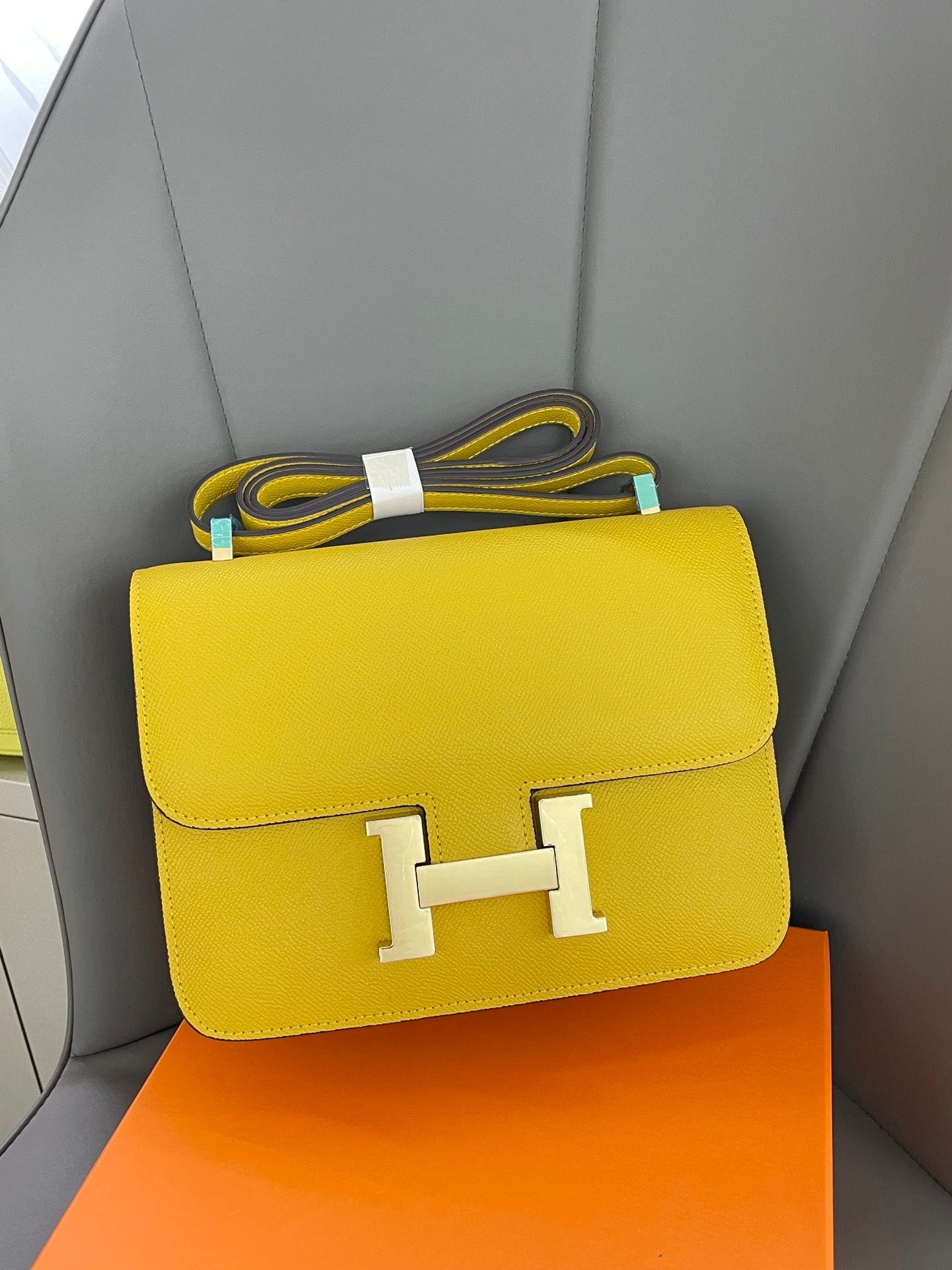 155NH65BDE Stylish leather bag