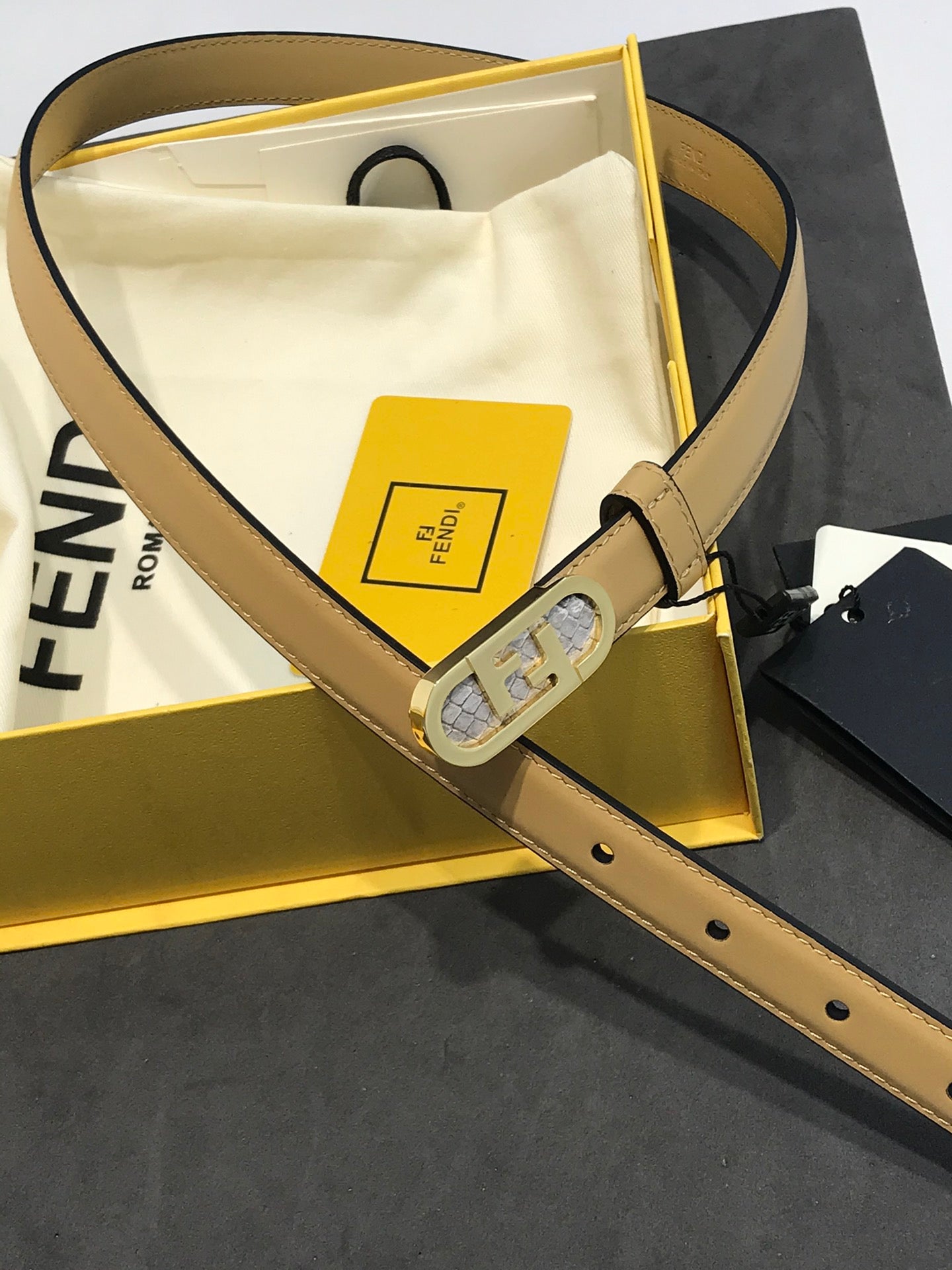 14F76PDE Stylish  High quality belt With full package