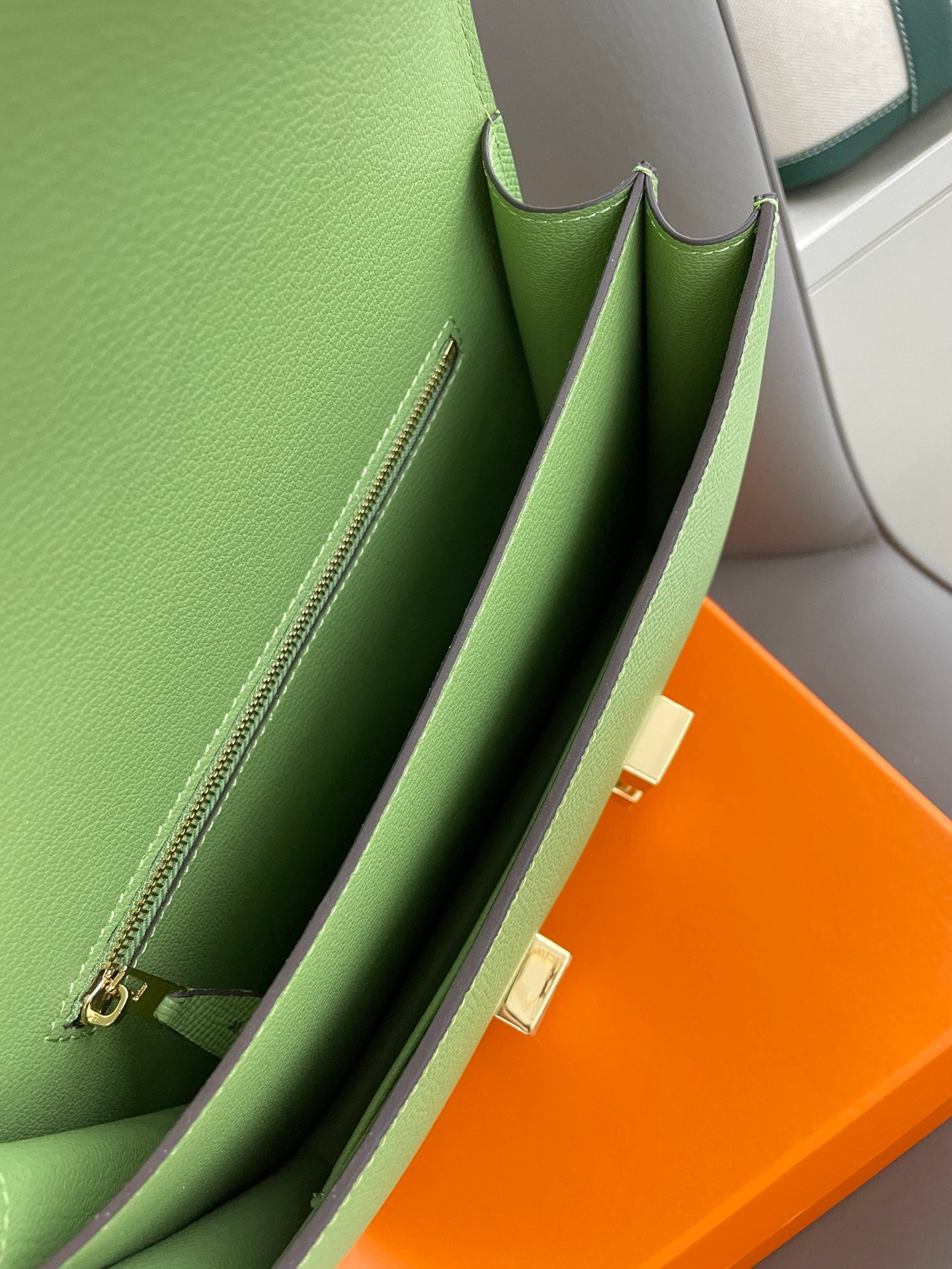 155NH66BDE Stylish leather bag