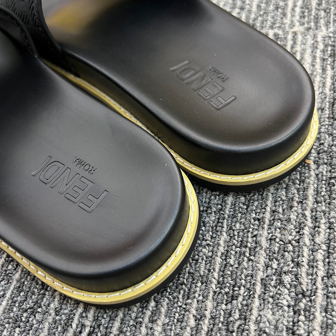 5XF105ZDE Stylish Slippers
