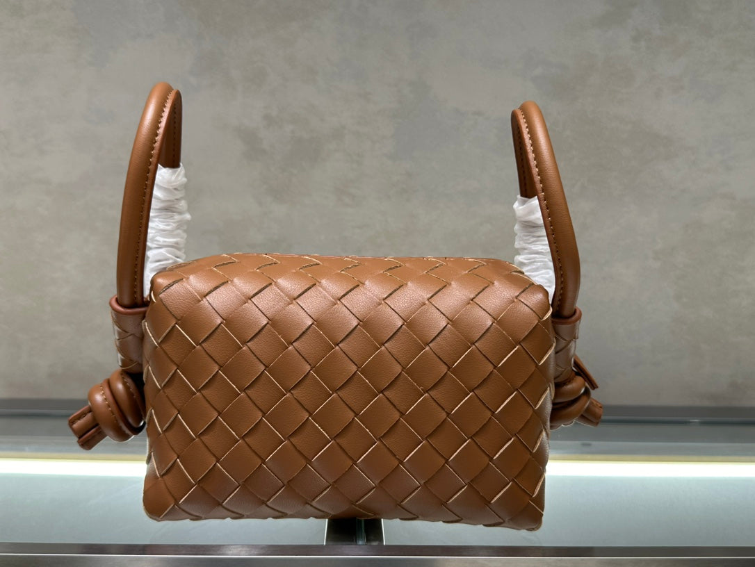 1XA84BDE Stylish leather bag