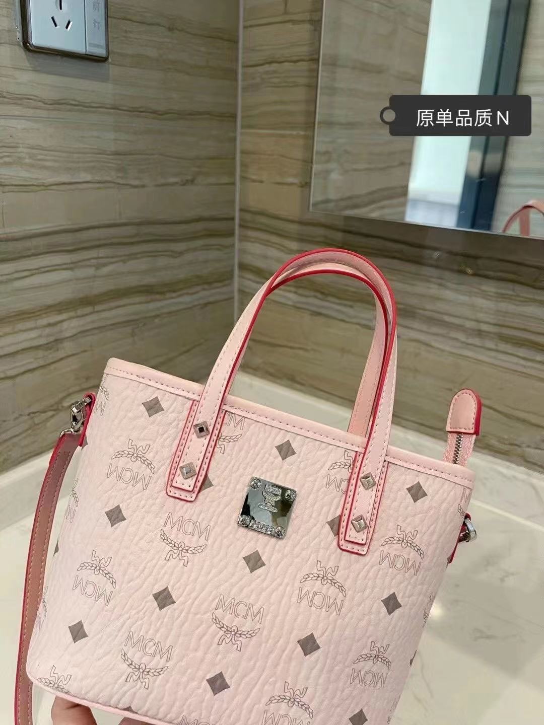 2XM333BDE Stylish leather bag 