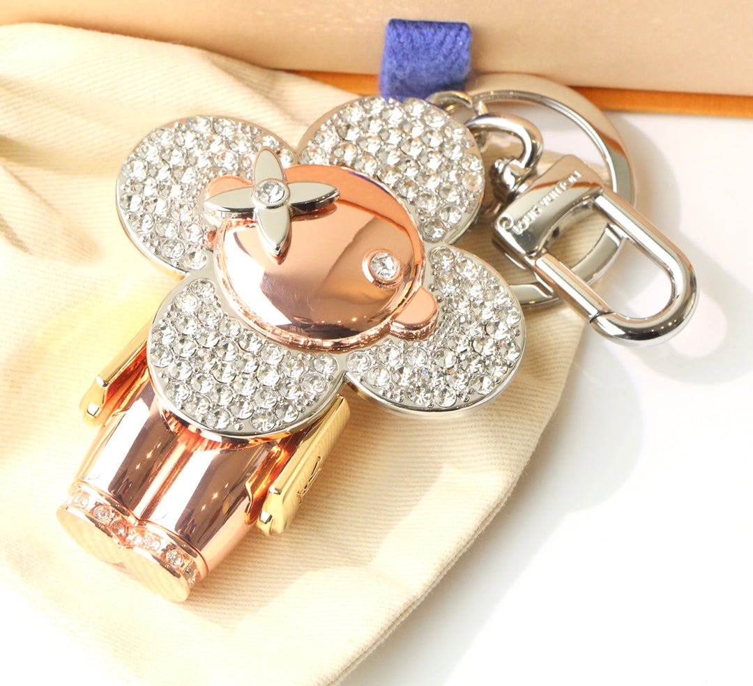 14E68ADE Stylish key closure