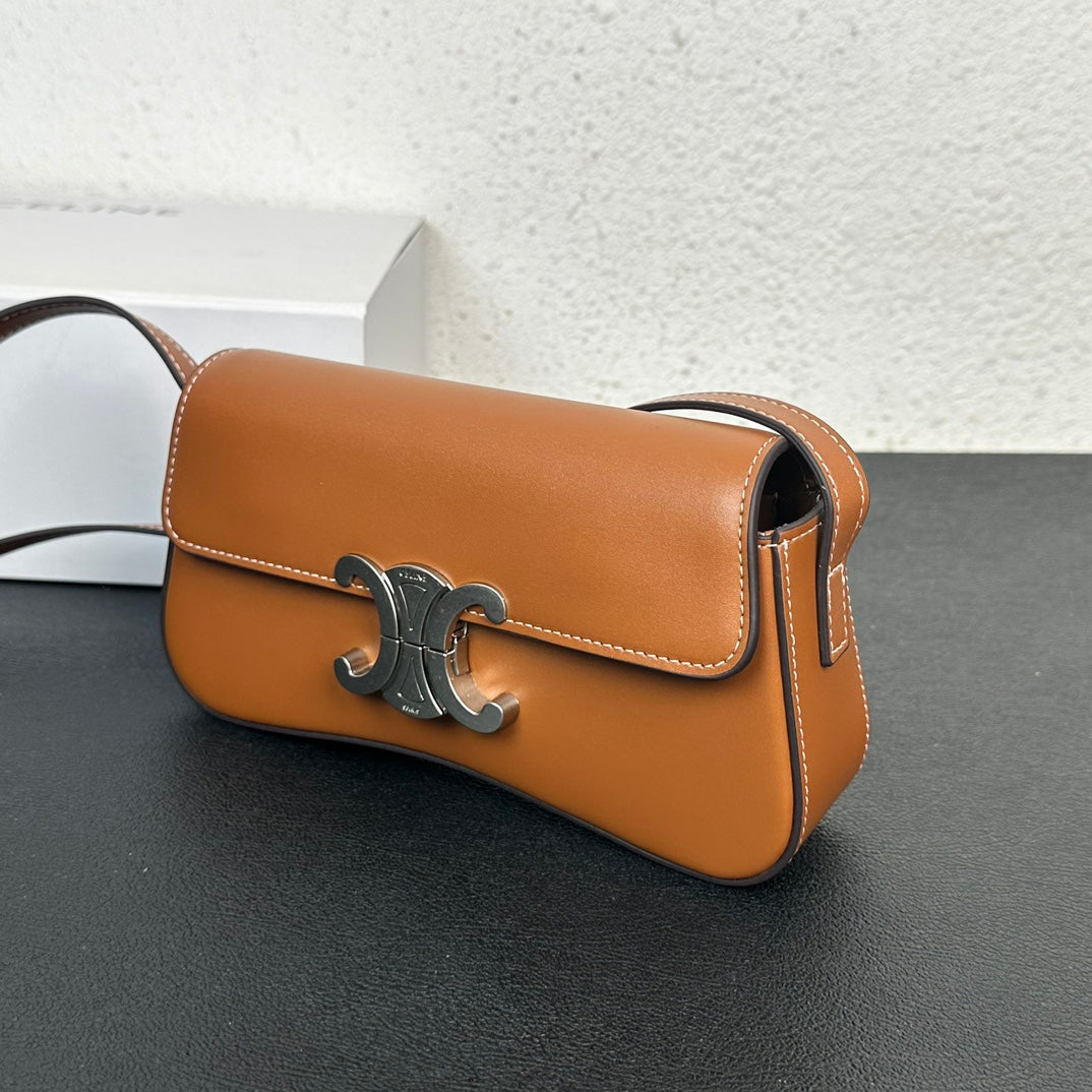 1XE271BDE Stylish leather bag 