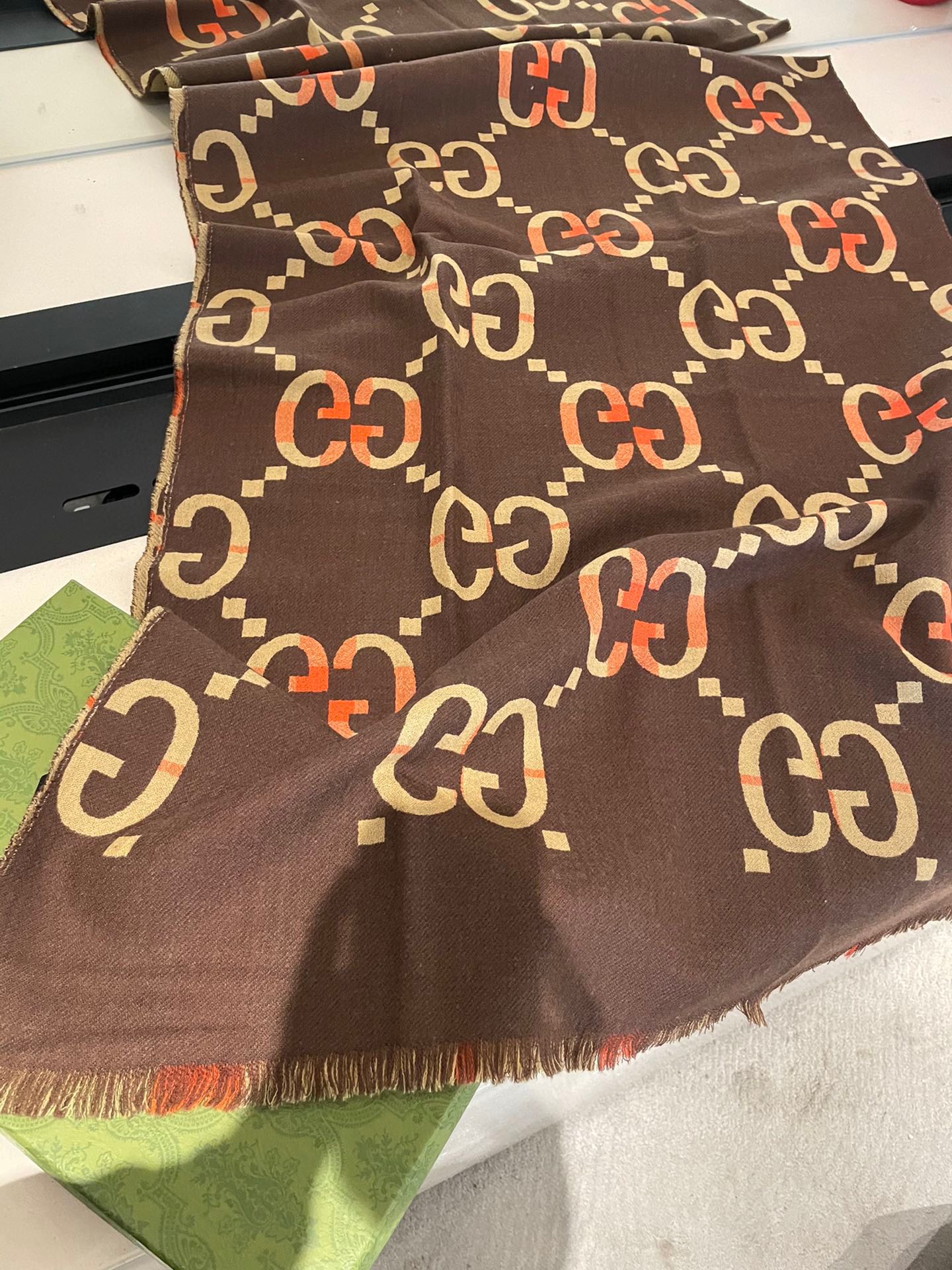 175RB7WDE Stylish Winter Scarves