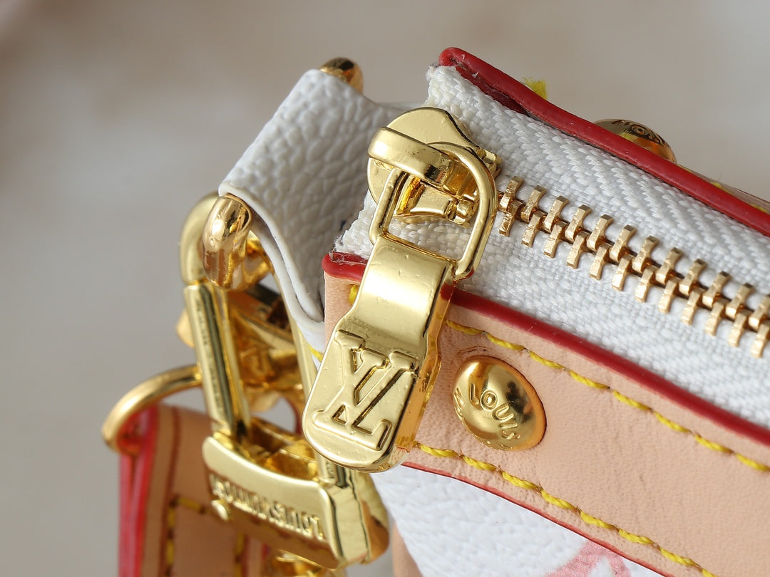 155NE30BDE Stylish leather bag