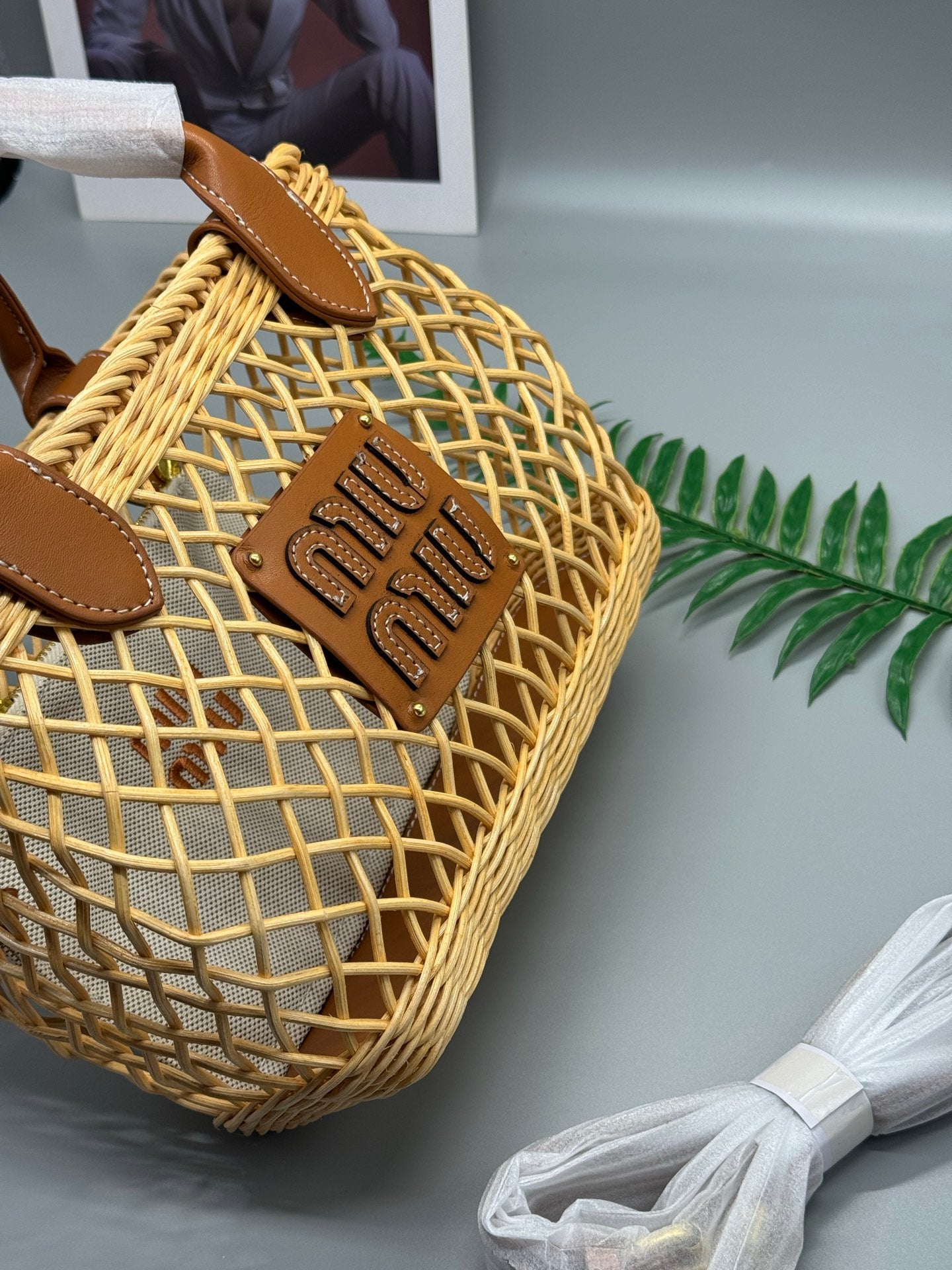 175RA2BDE Stylish woven handbag