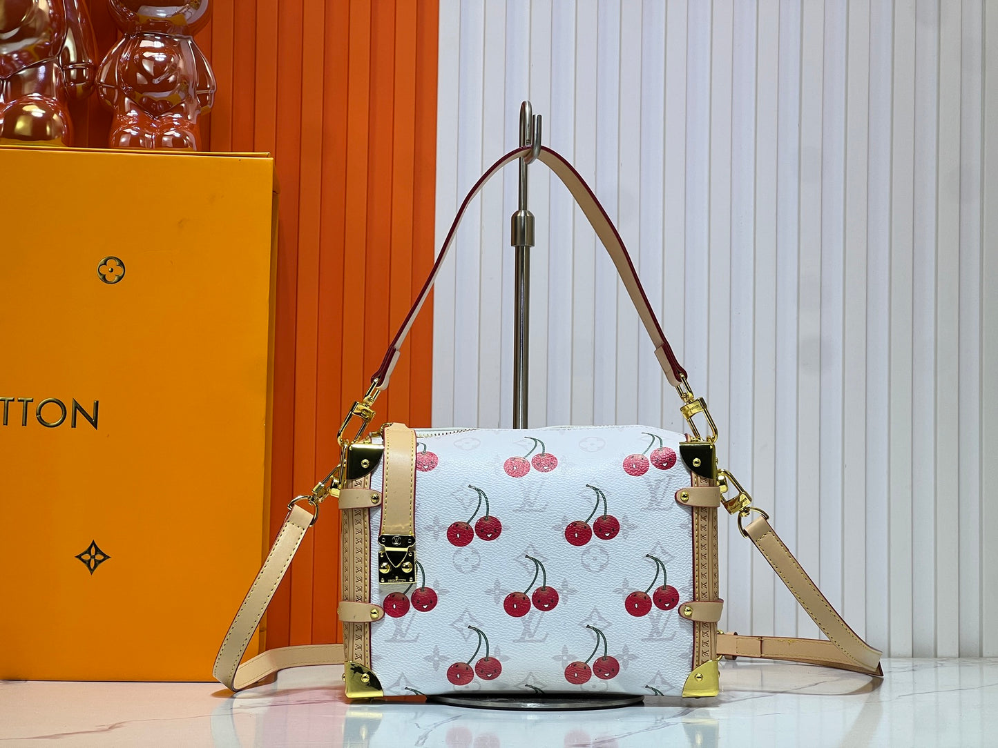 155NE18BDE Stylish leather bag