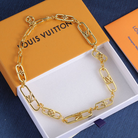 175R35XDE Stylish  Necklaces