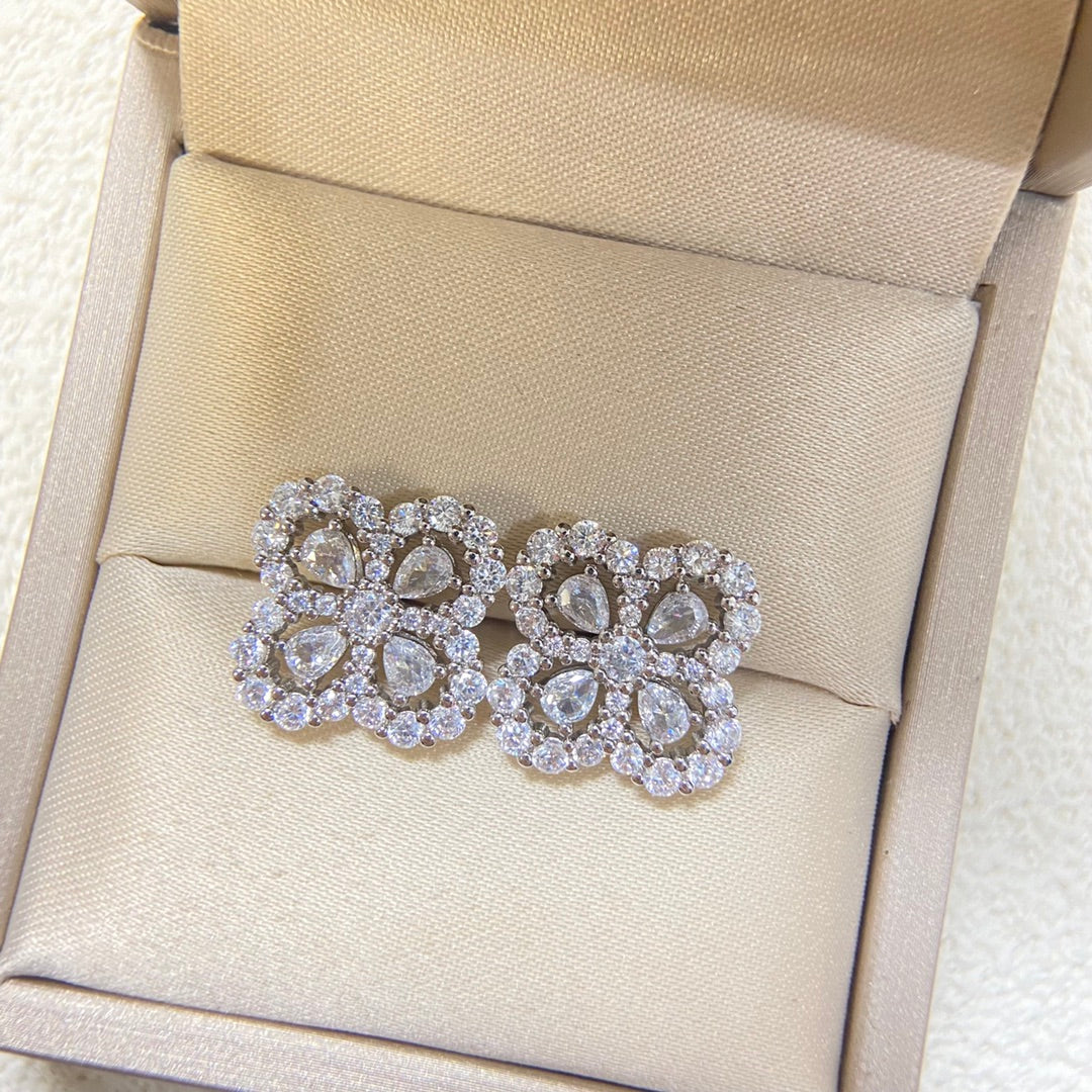 575RVA5EDE Stylish Earrings