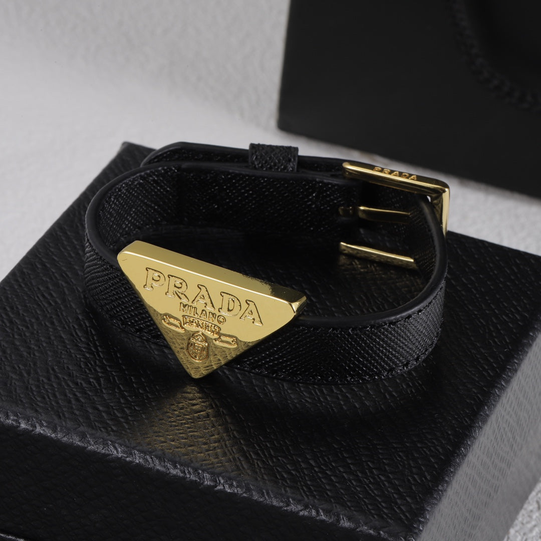 1YPD417KDE Stylish Bracelets