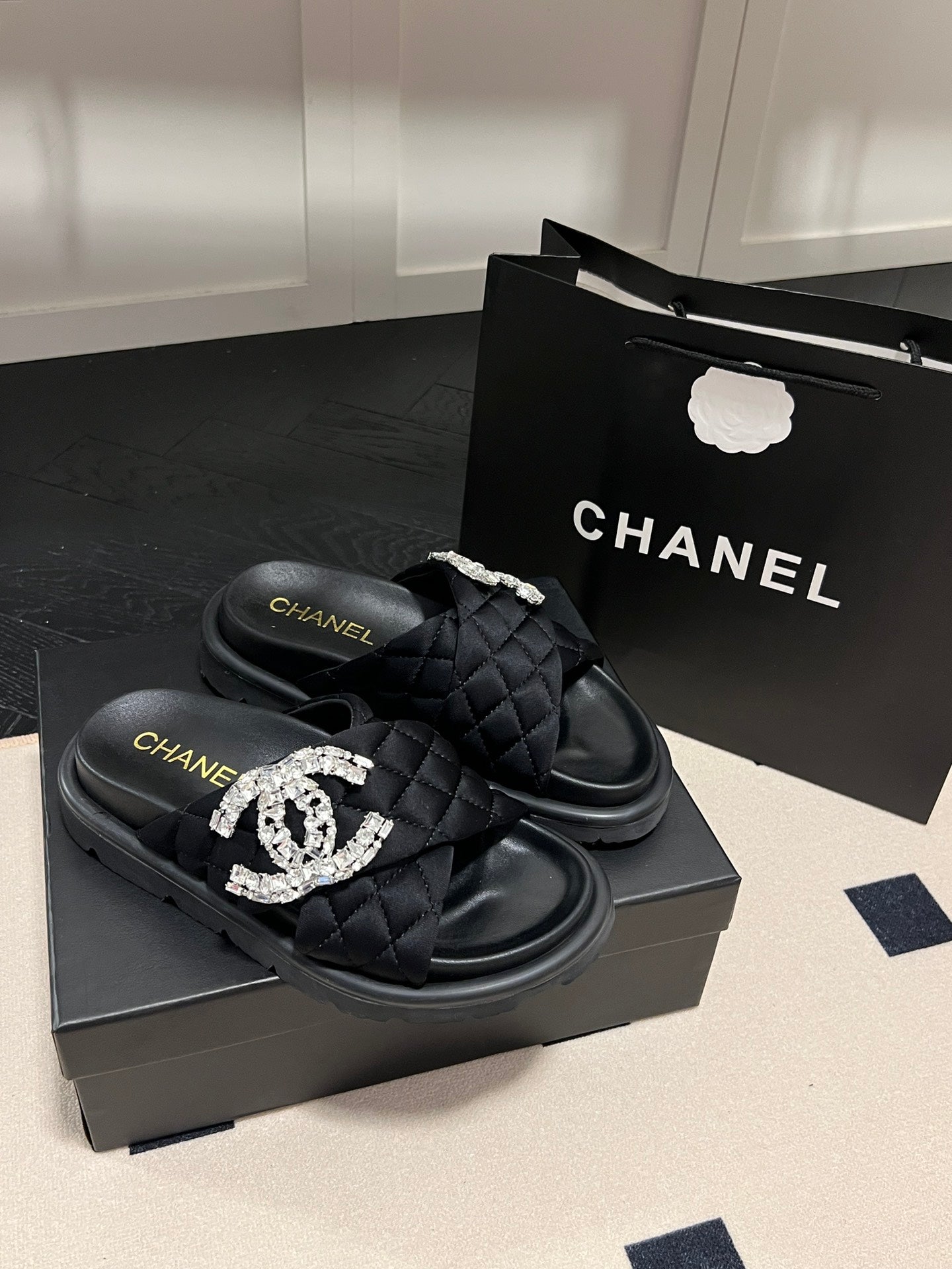 14C94ZDE Stylish Slippers