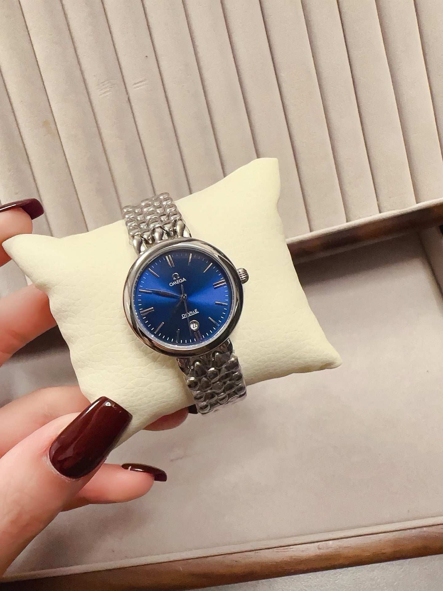 255RA36LDE Stylish Watches