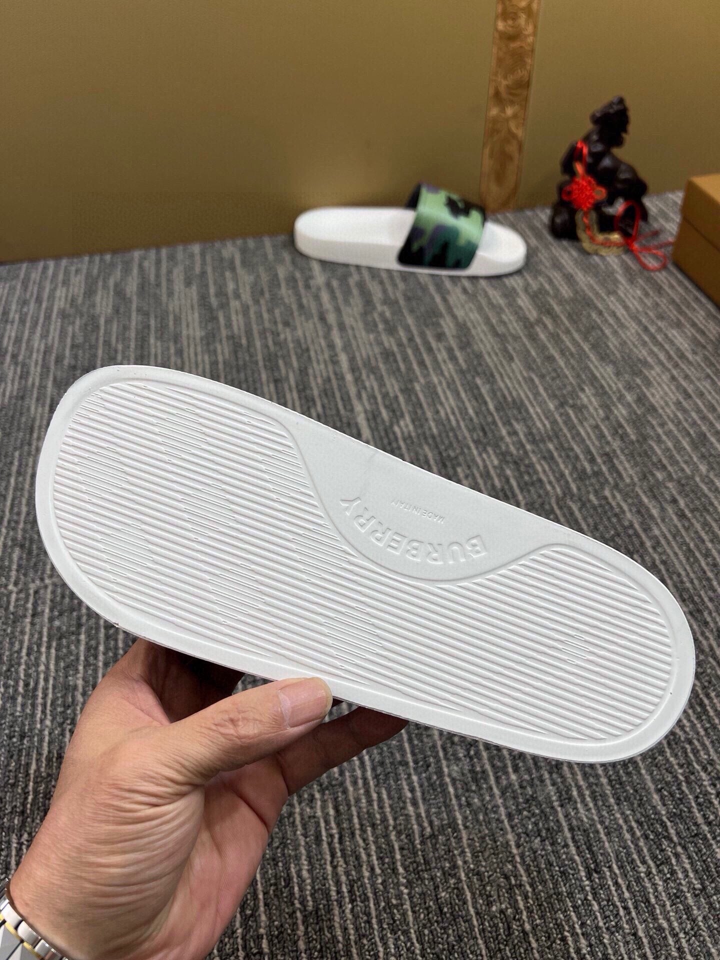 535ZR261ZDE Stylish Slippers