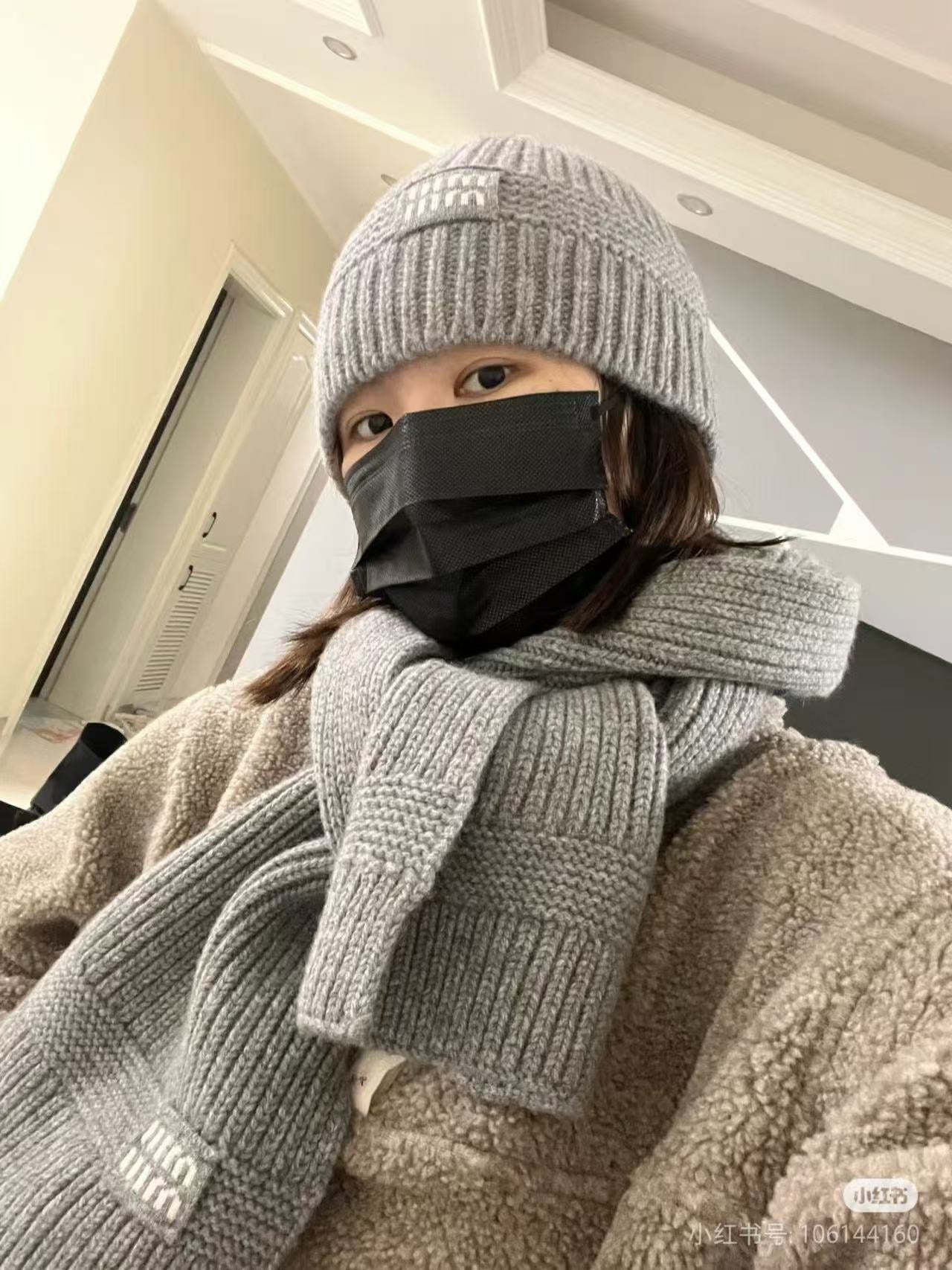 175RA55WDE Stylish Winter Scarves
