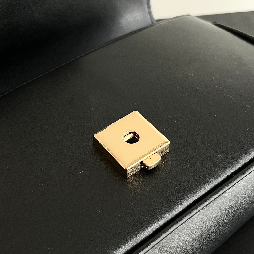 1XB55BDE Stylish leather bag