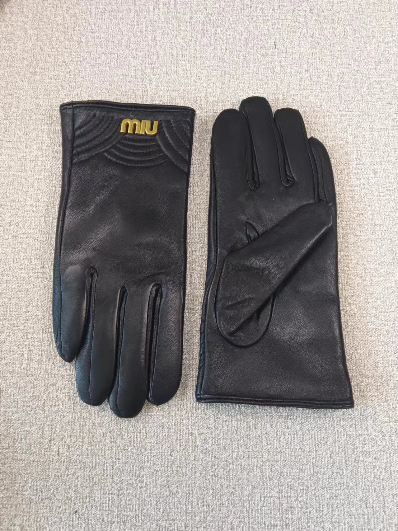 24A107SDE Stylish gloves